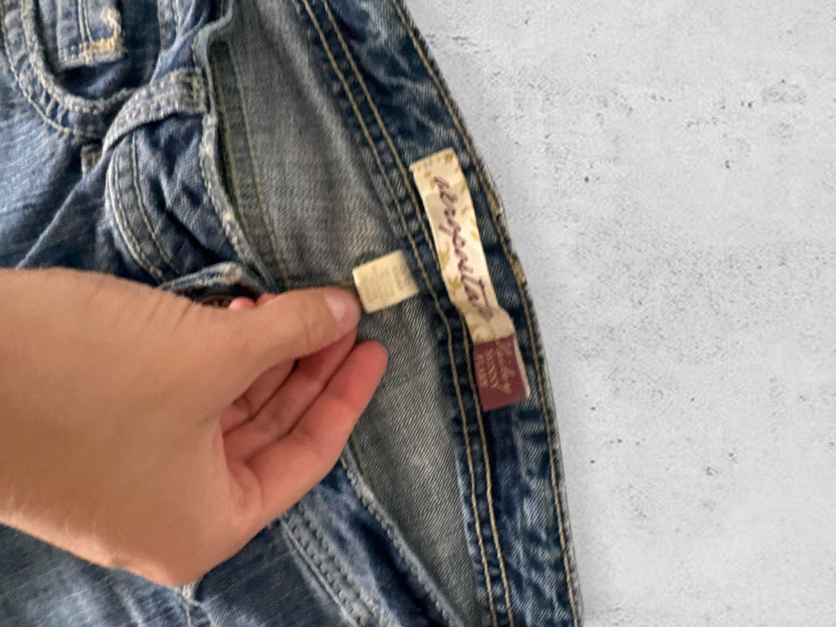 Low-waisted jeans size: S