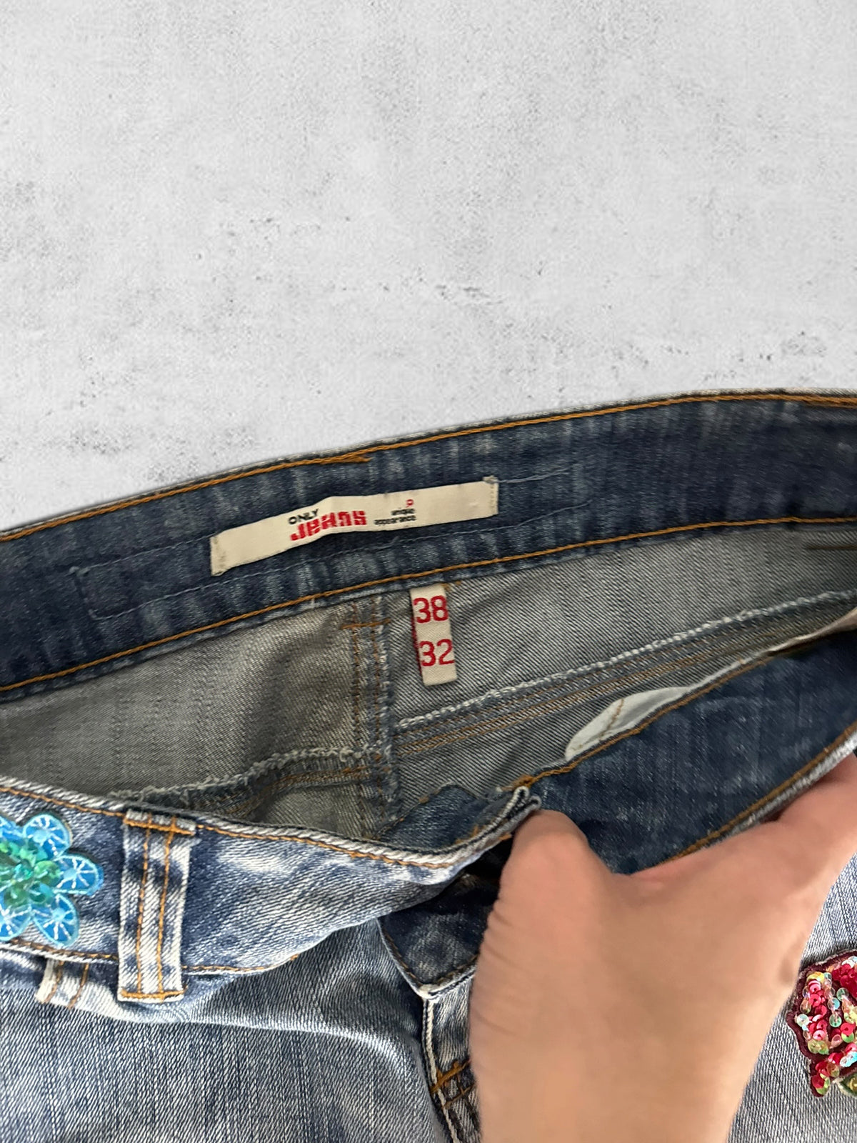 Low-rise jeans size: S/M