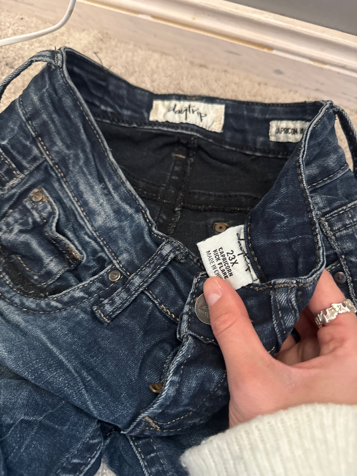 Low-rise jeans size: XS