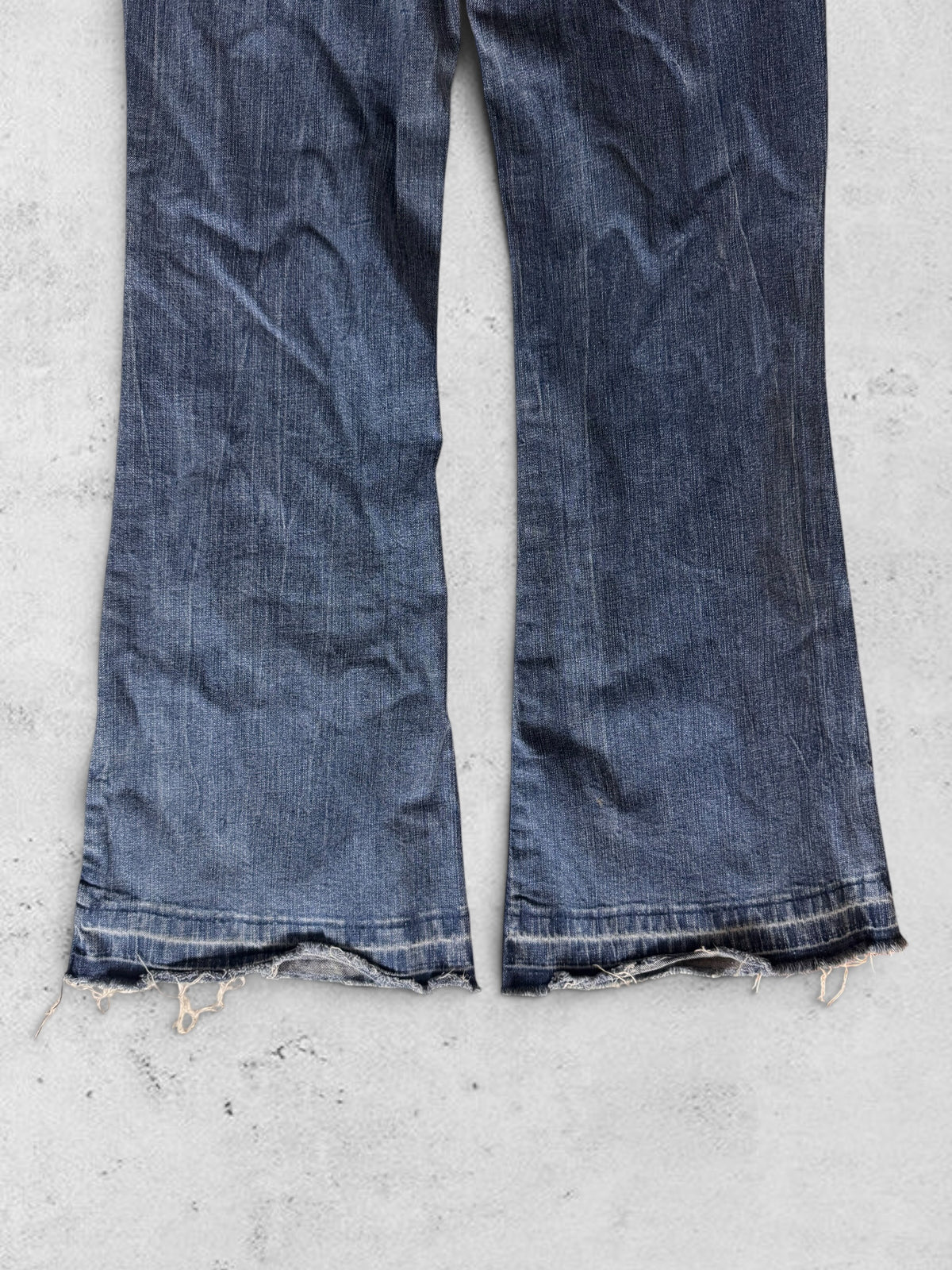 Low-rise jeans size: L