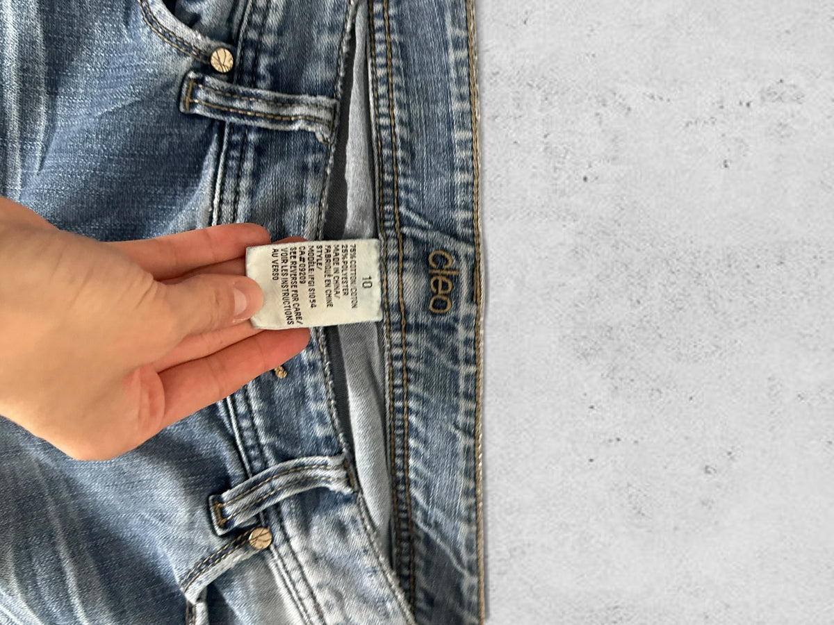 Utsvängda jeans stl: M