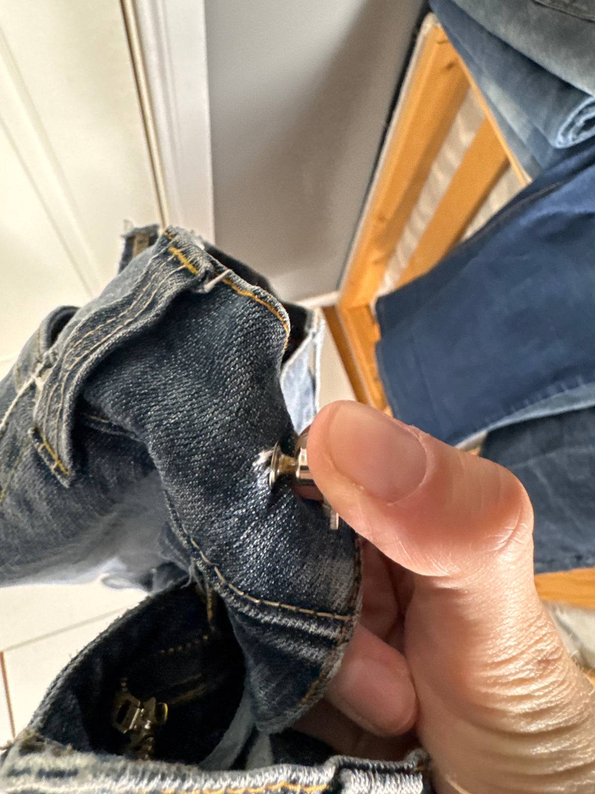 Low-rise jeans size: XXS