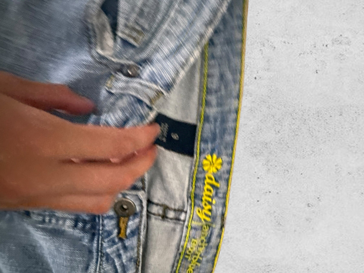 Low-rise jeans size: S/M