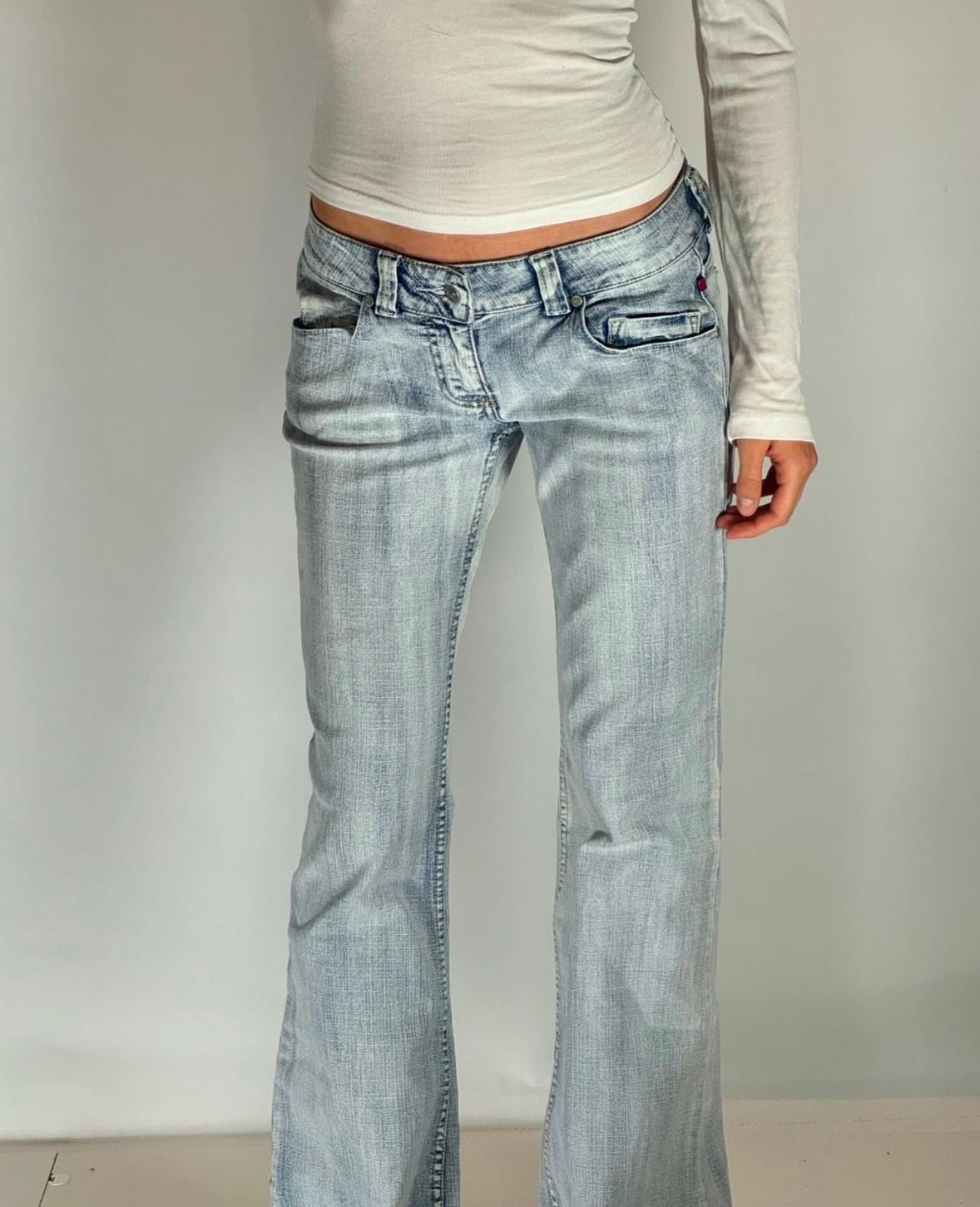 Second Hand Jeans | Köp Begagnade Jeans Online – Tinlesell.