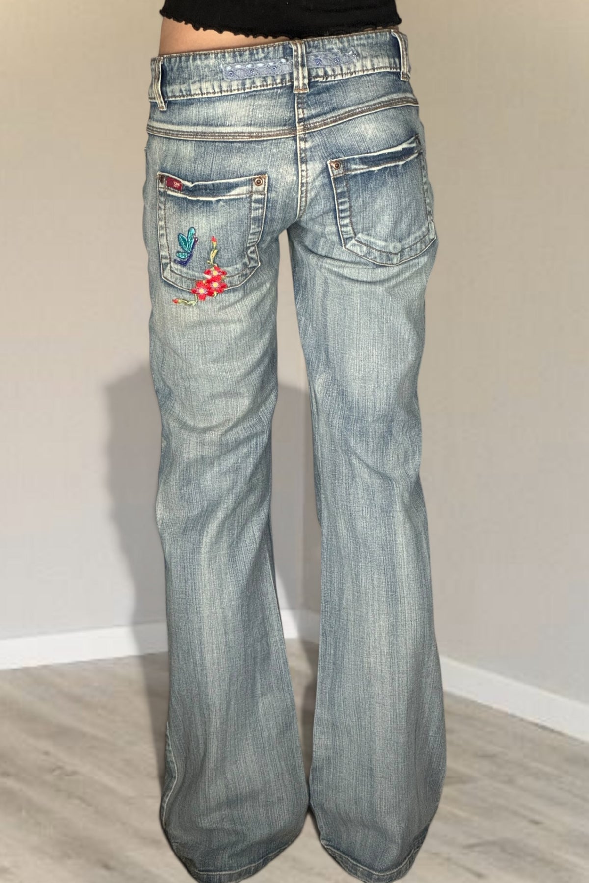 Low-rise jeans size: S/M