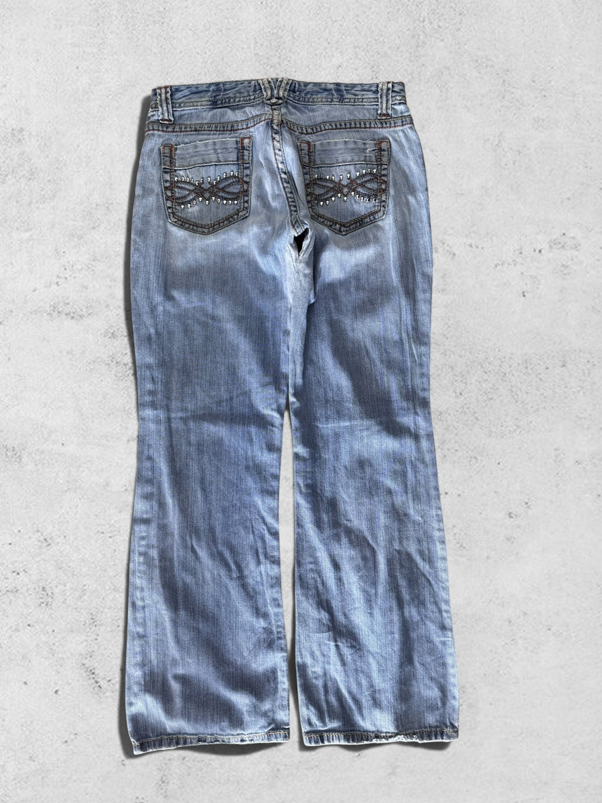 Low-waisted jeans size: M