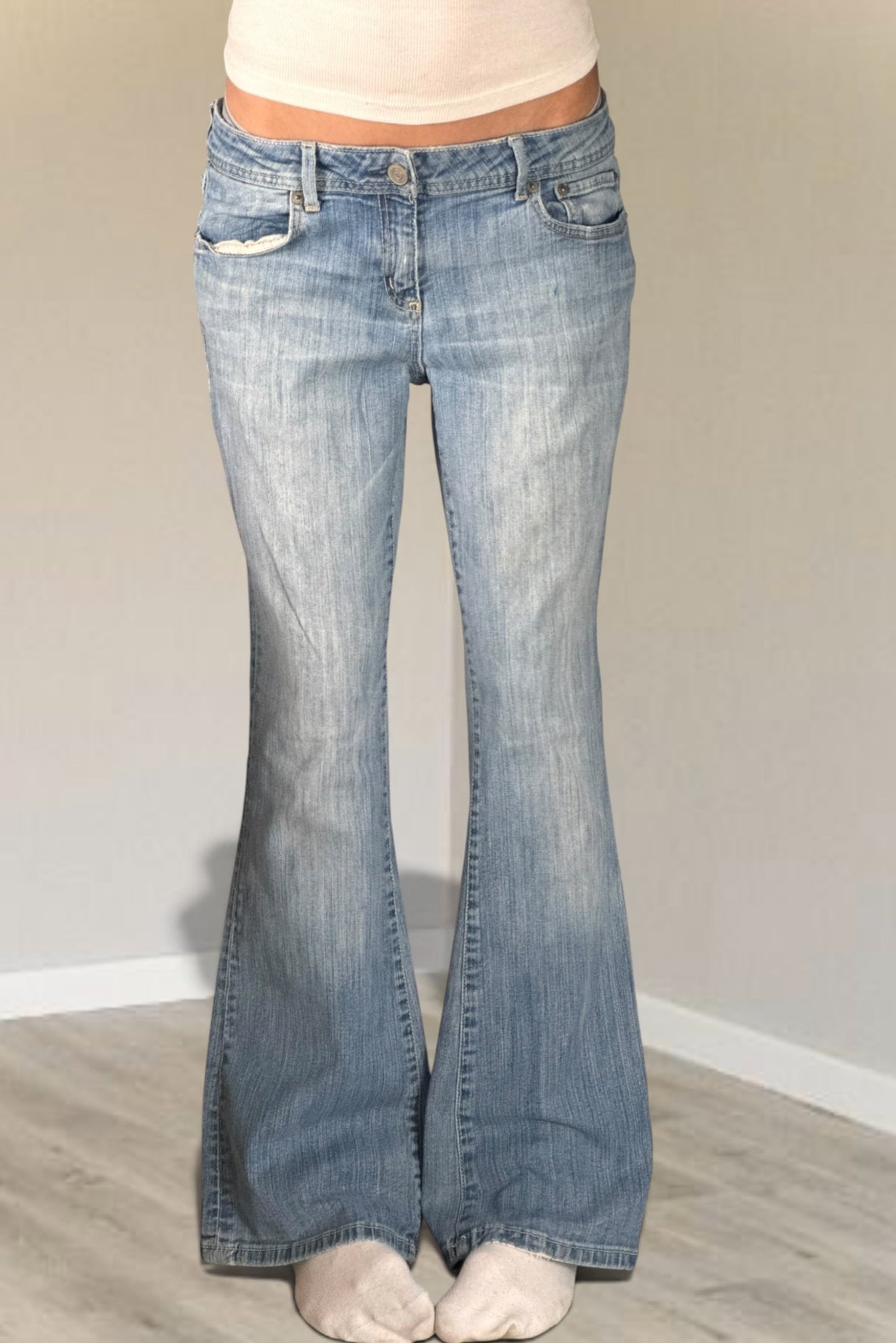 Low-rise jeans size: M