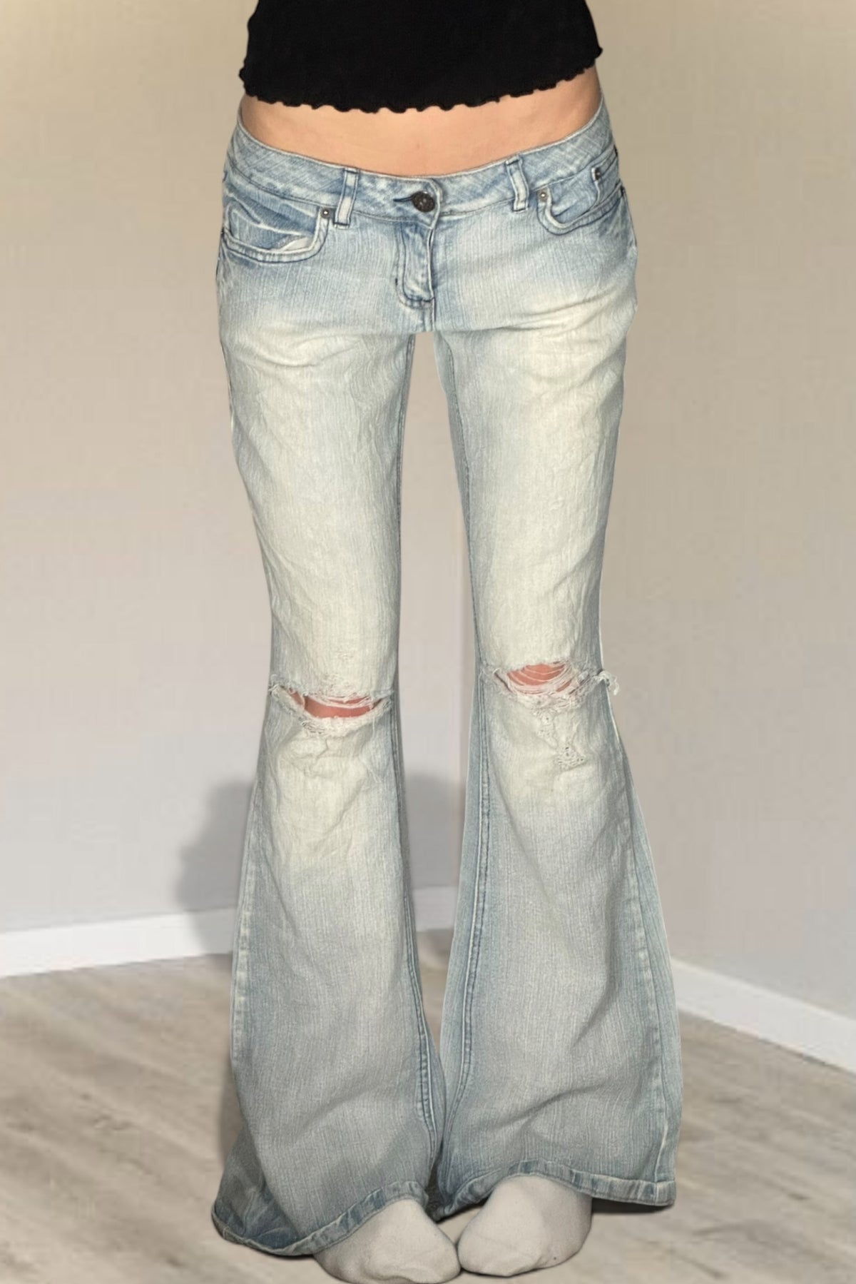 Low-rise jeans size: M