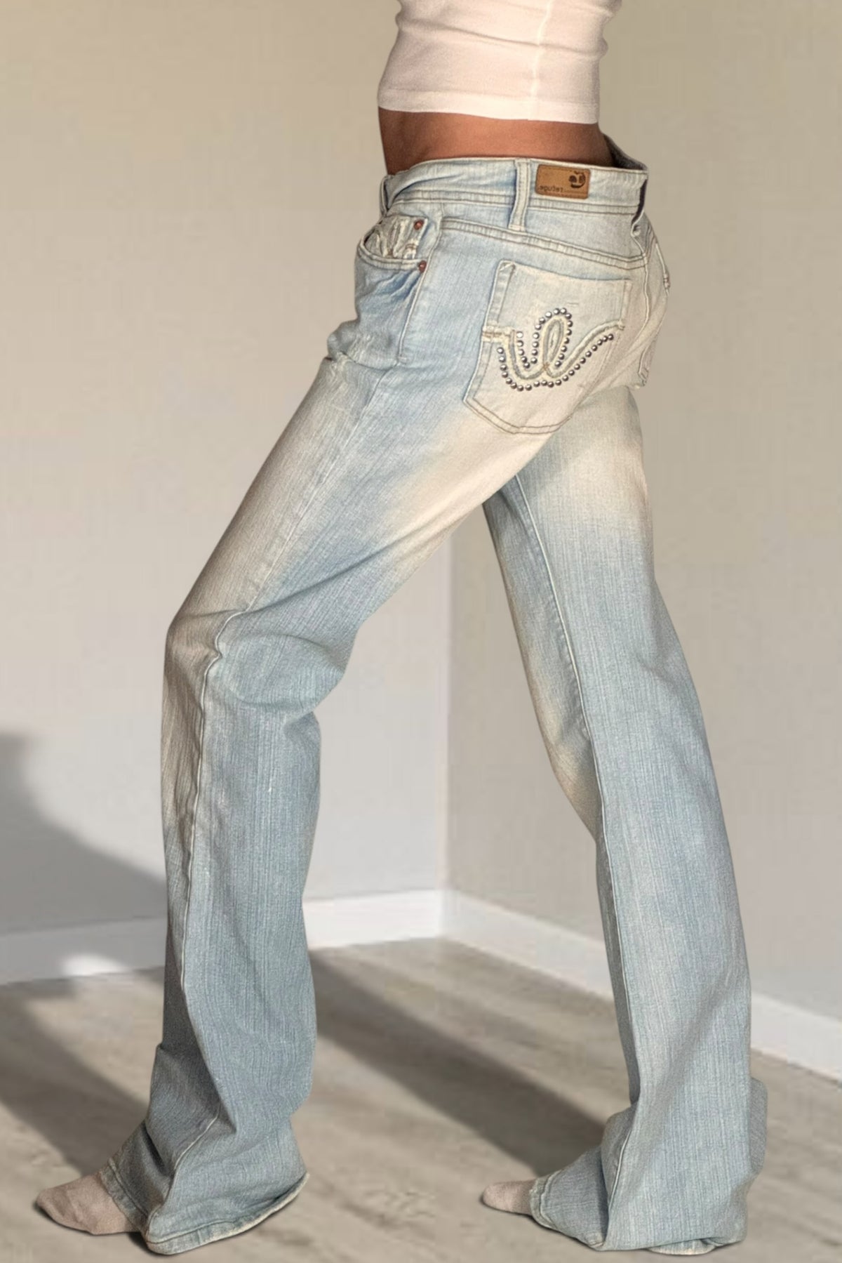 Low-rise jeans size: M