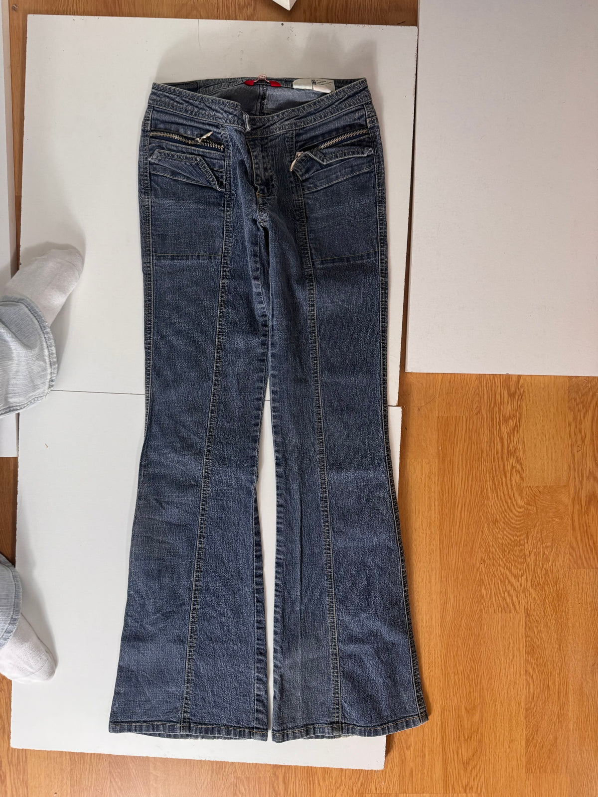 Low-rise jeans size: XS