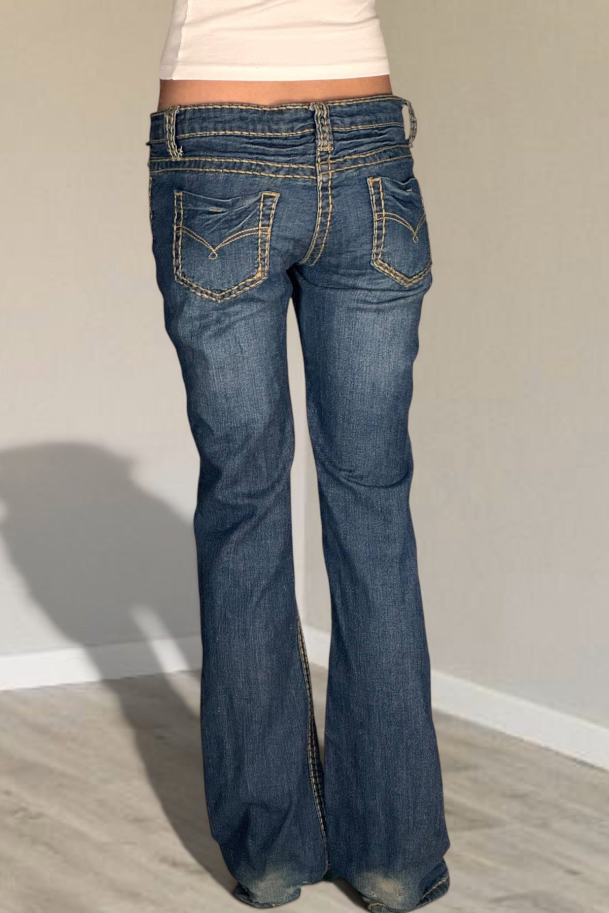 Low-rise jeans size: M