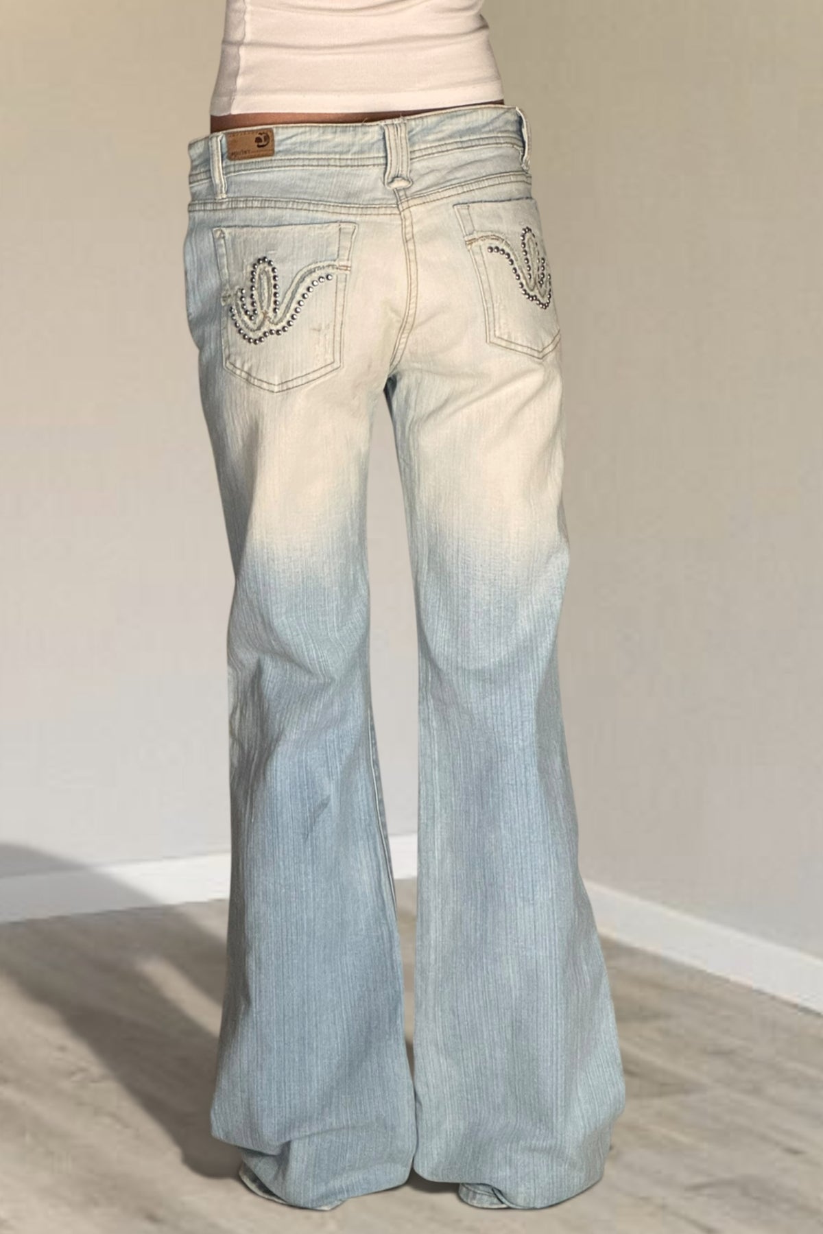 Low-rise jeans size: M