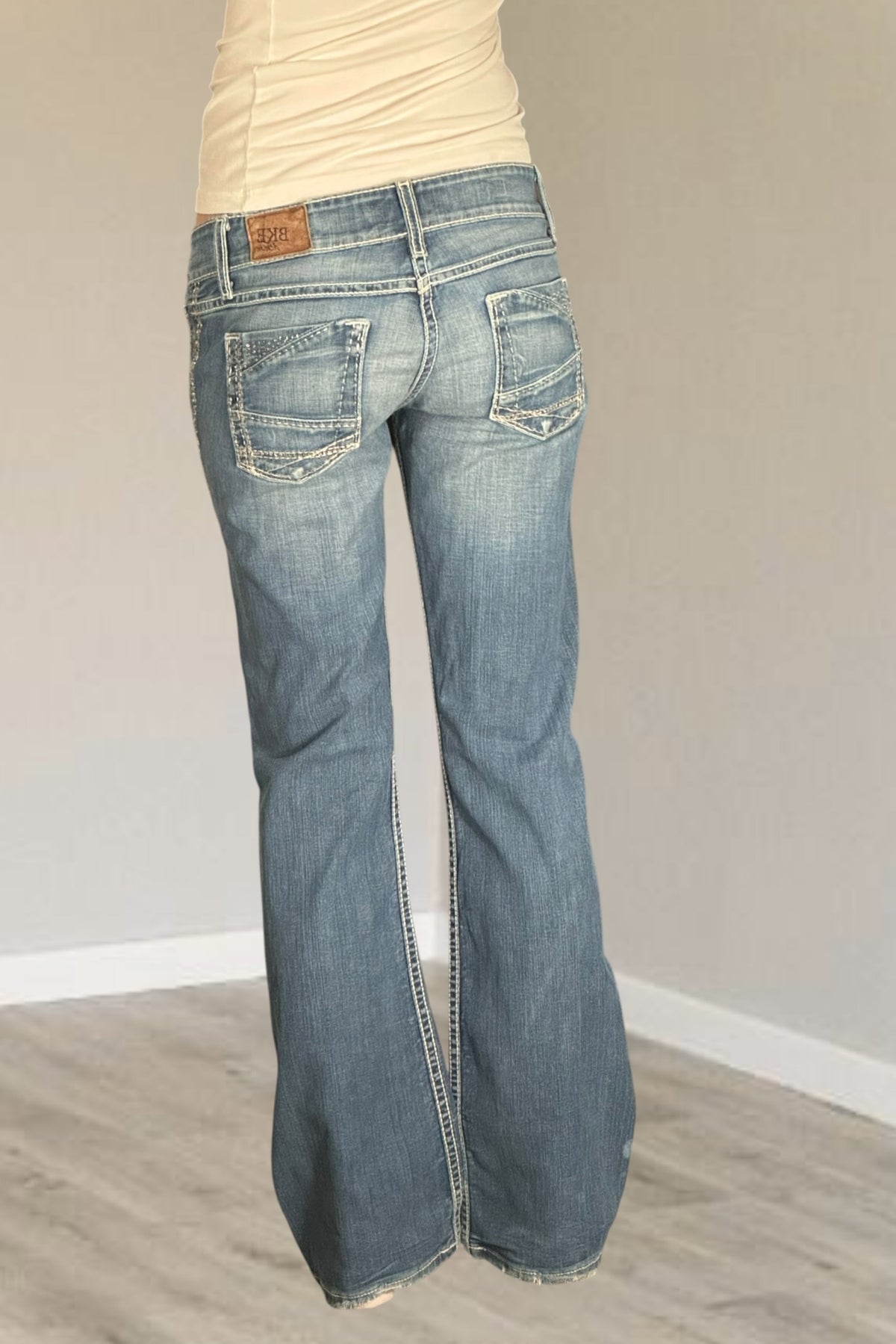 Low-rise jeans size: XS