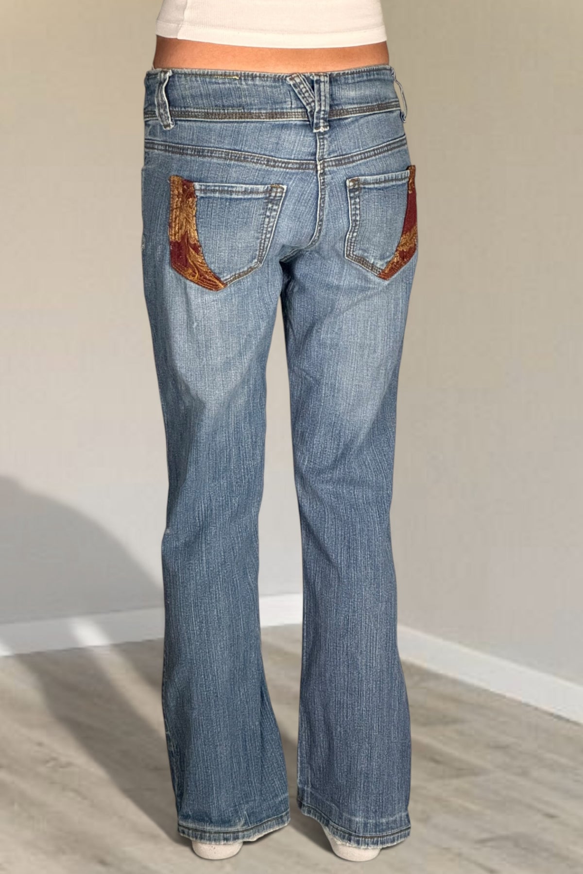 Low-rise jeans size: XS
