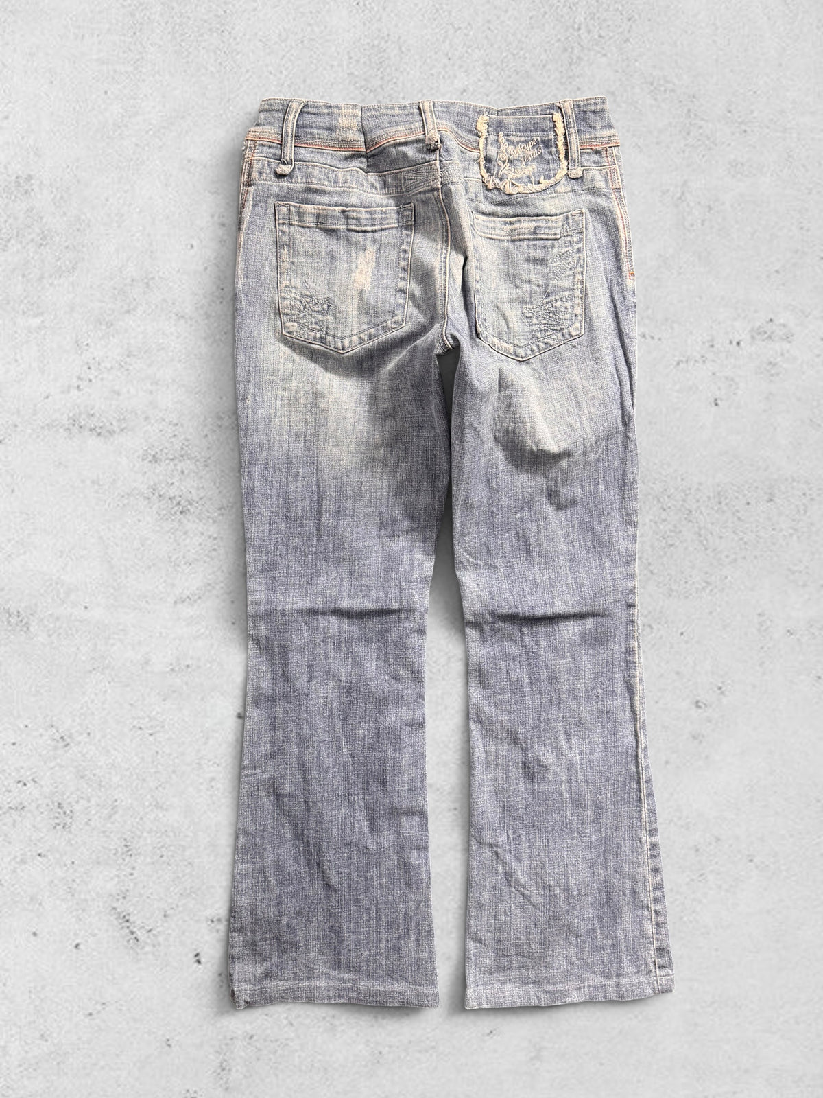 Utsvängda jeans stl: S