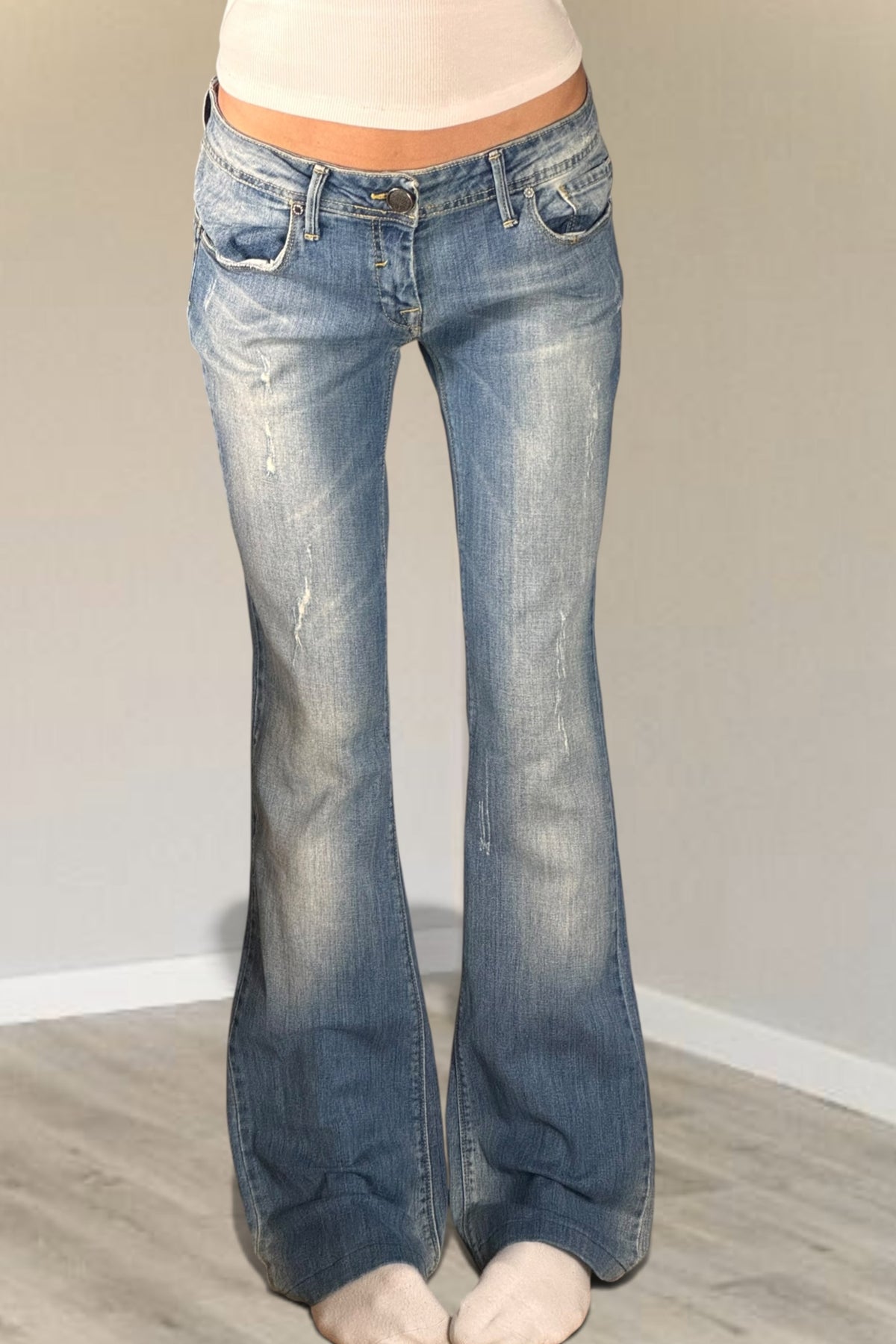 Low-rise jeans size: S