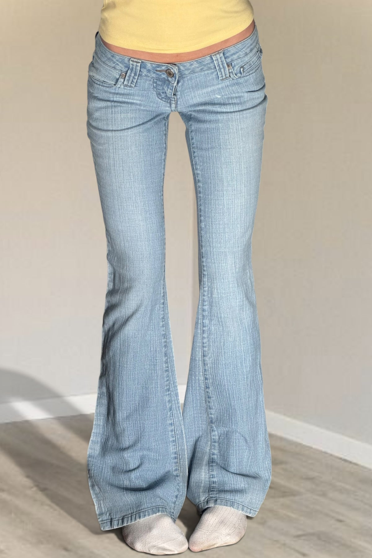 Low-rise jeans size: XS/S