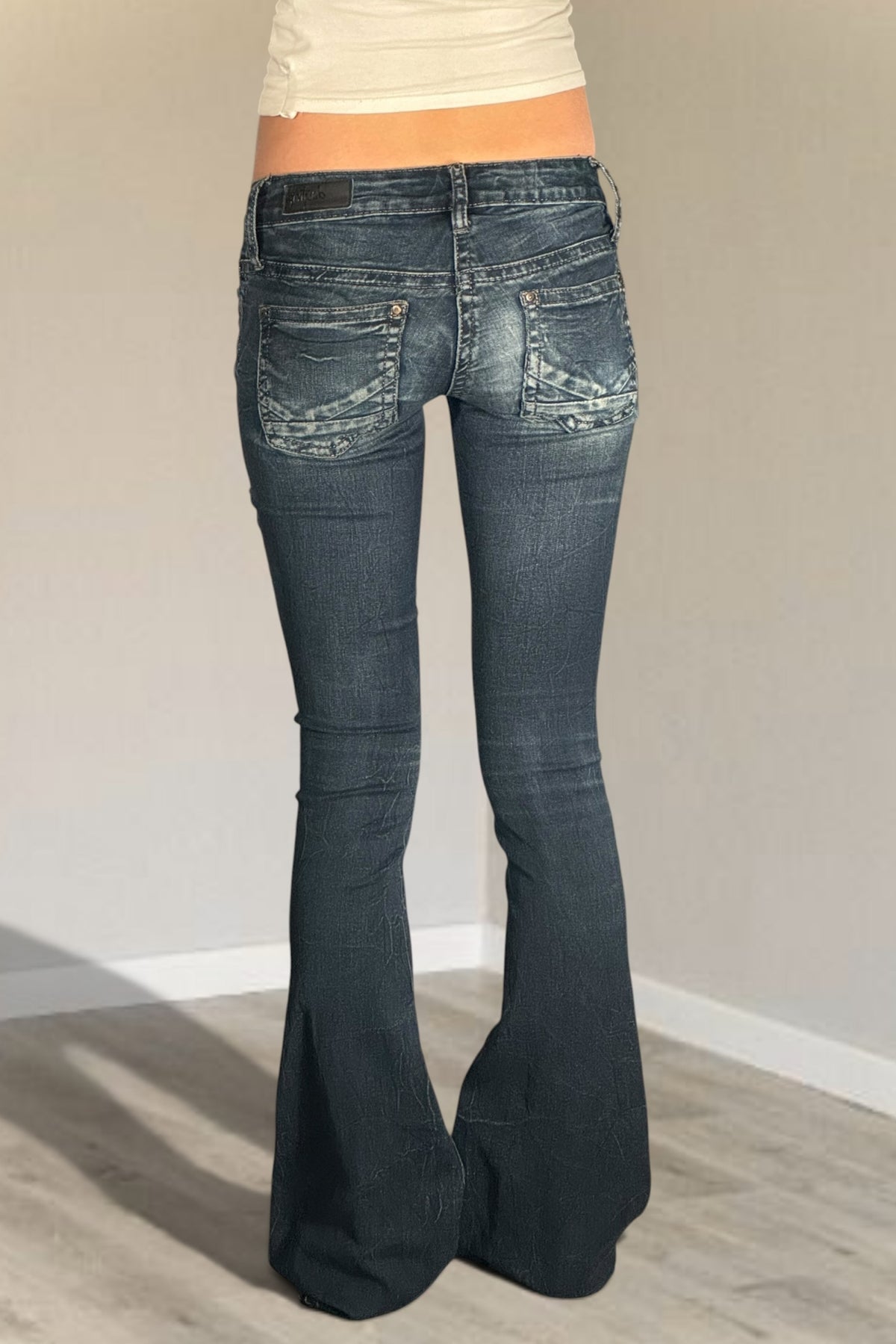 Low-rise jeans size: XS