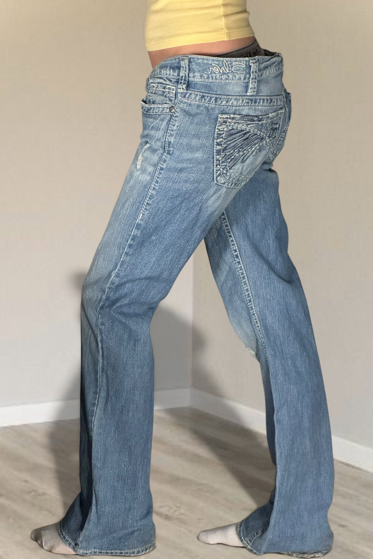 Low-rise jeans size: M