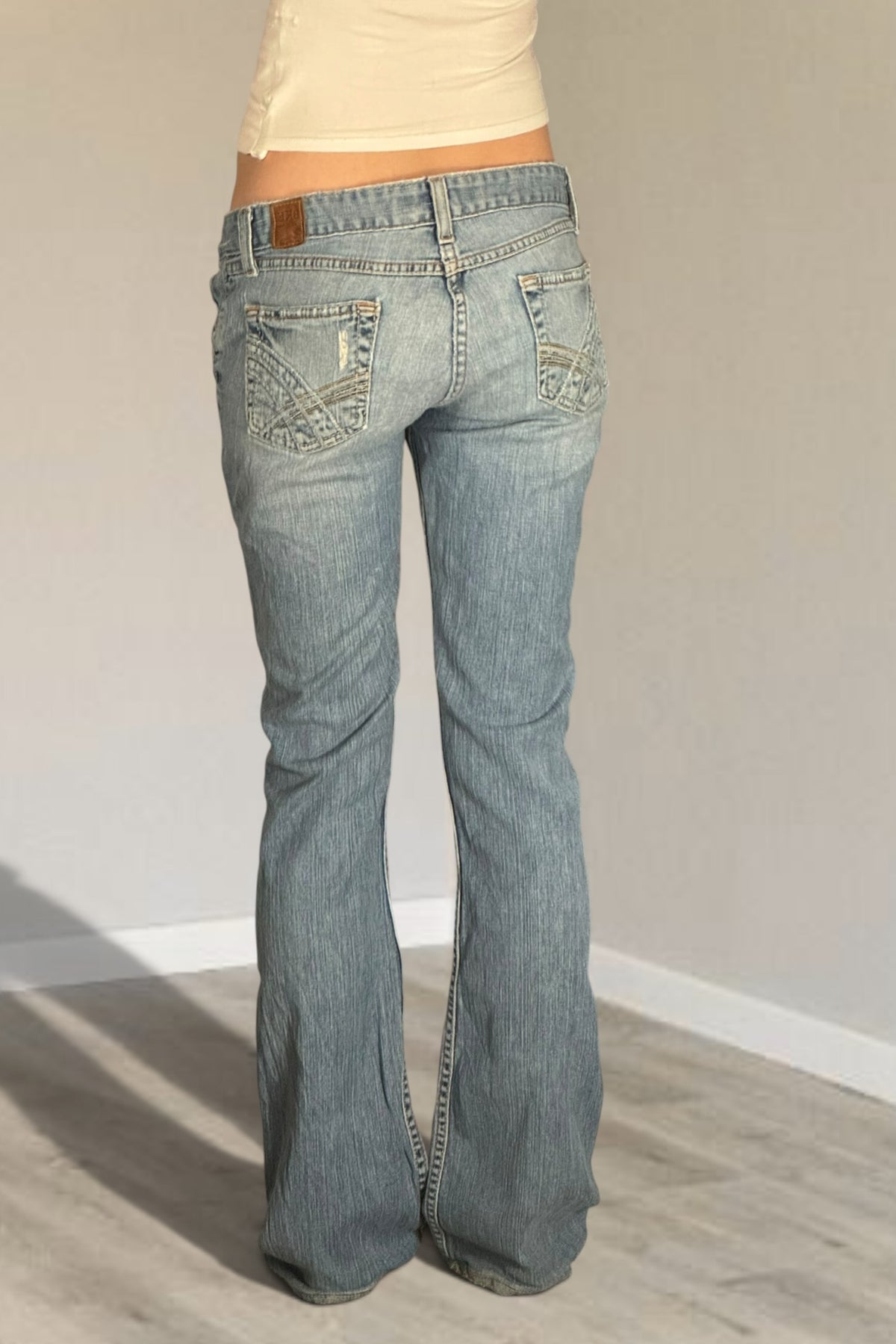 Low-rise jeans size: S