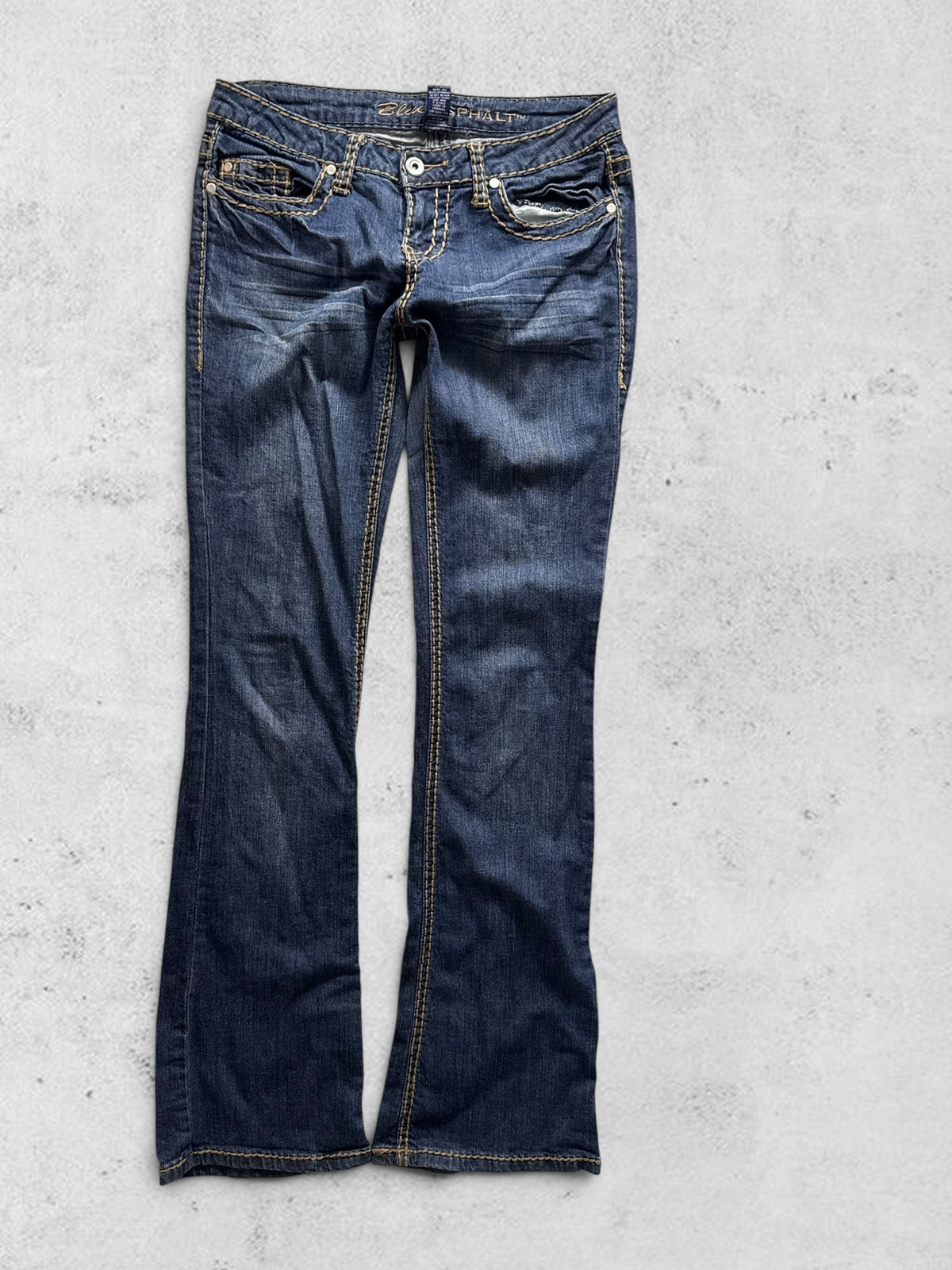 Low-rise jeans size: M