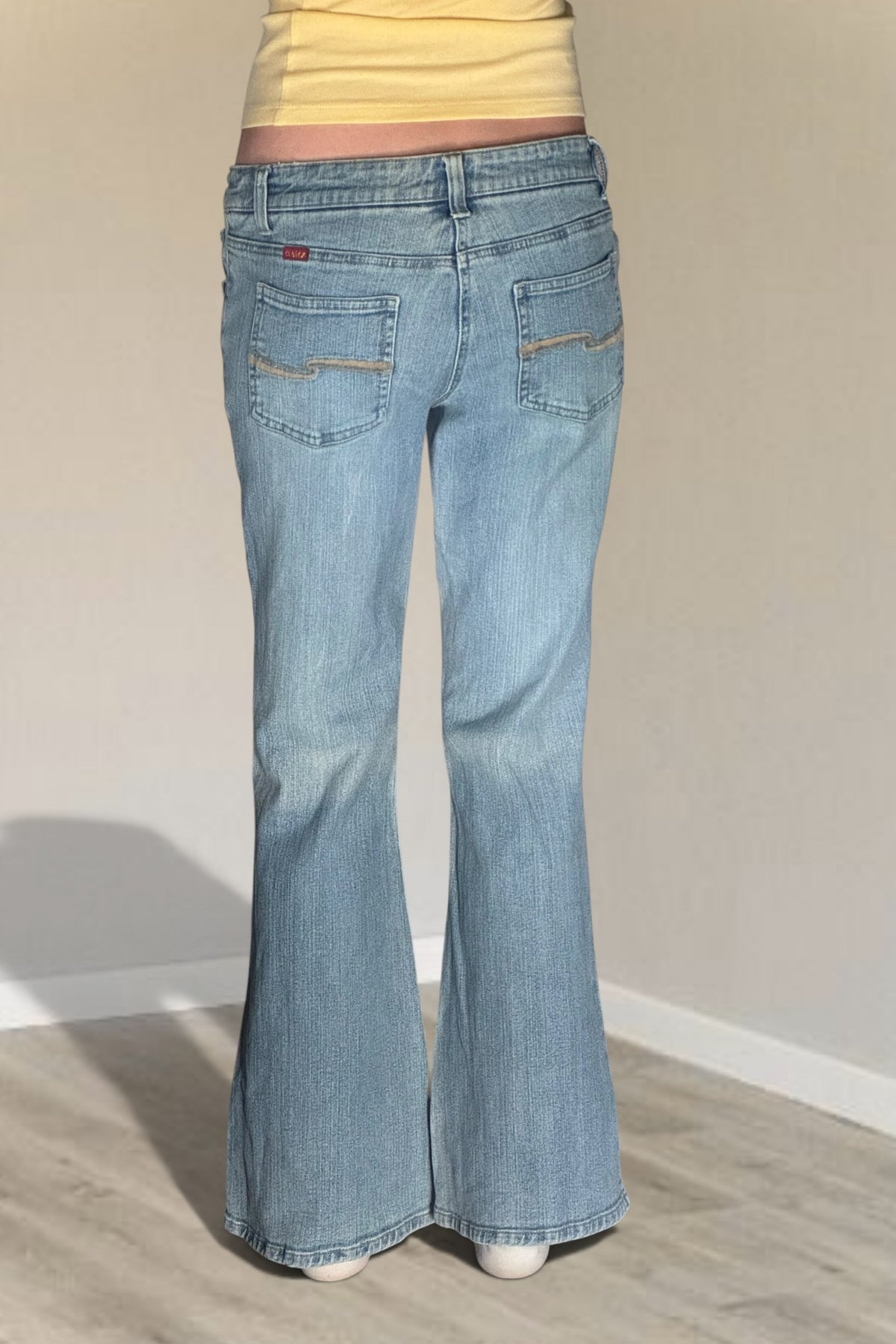 Low-rise jeans size: S