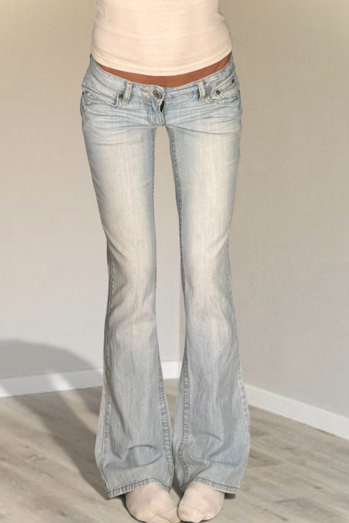 Low-rise jeans size: XXS
