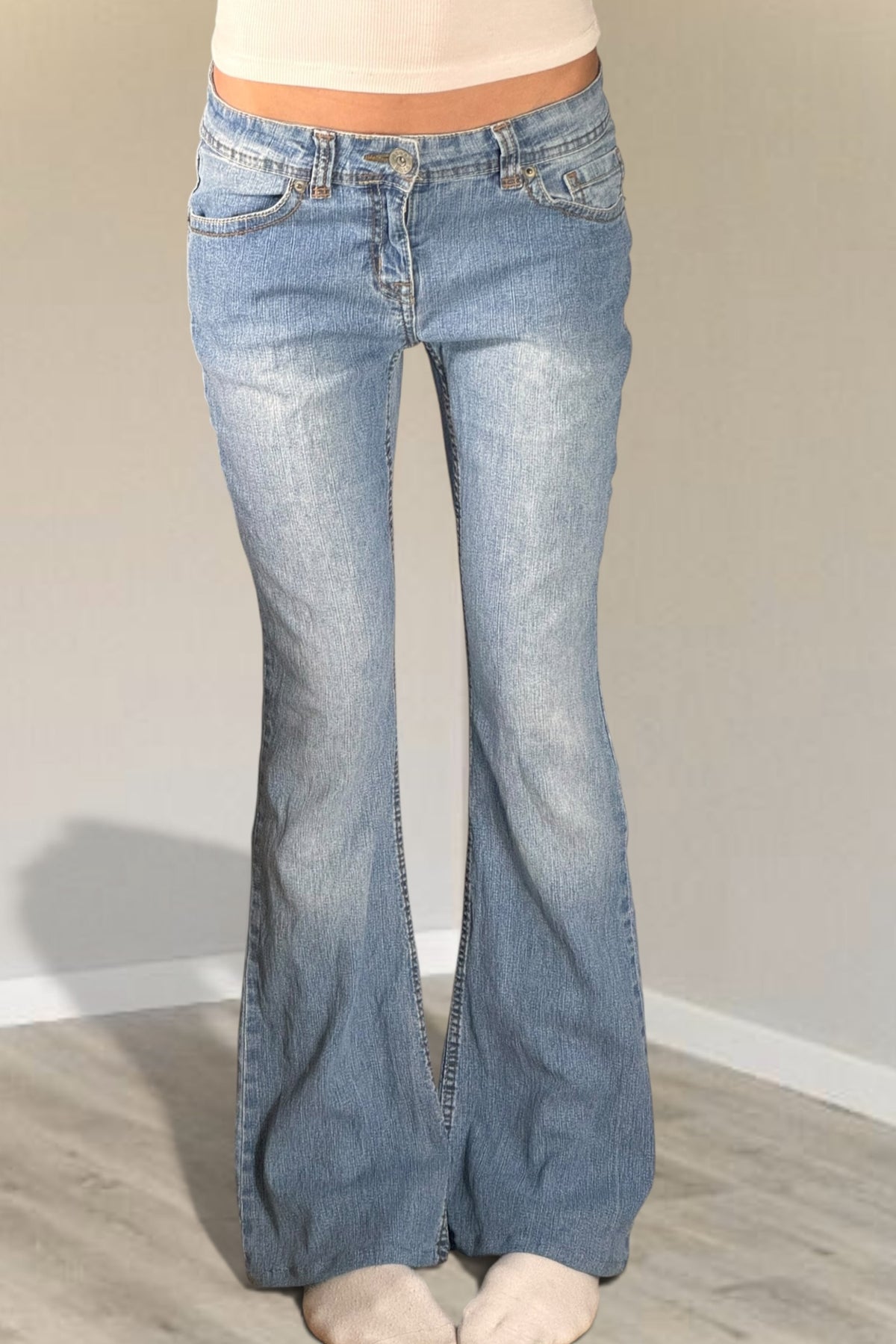 Low-waist jeans size: S