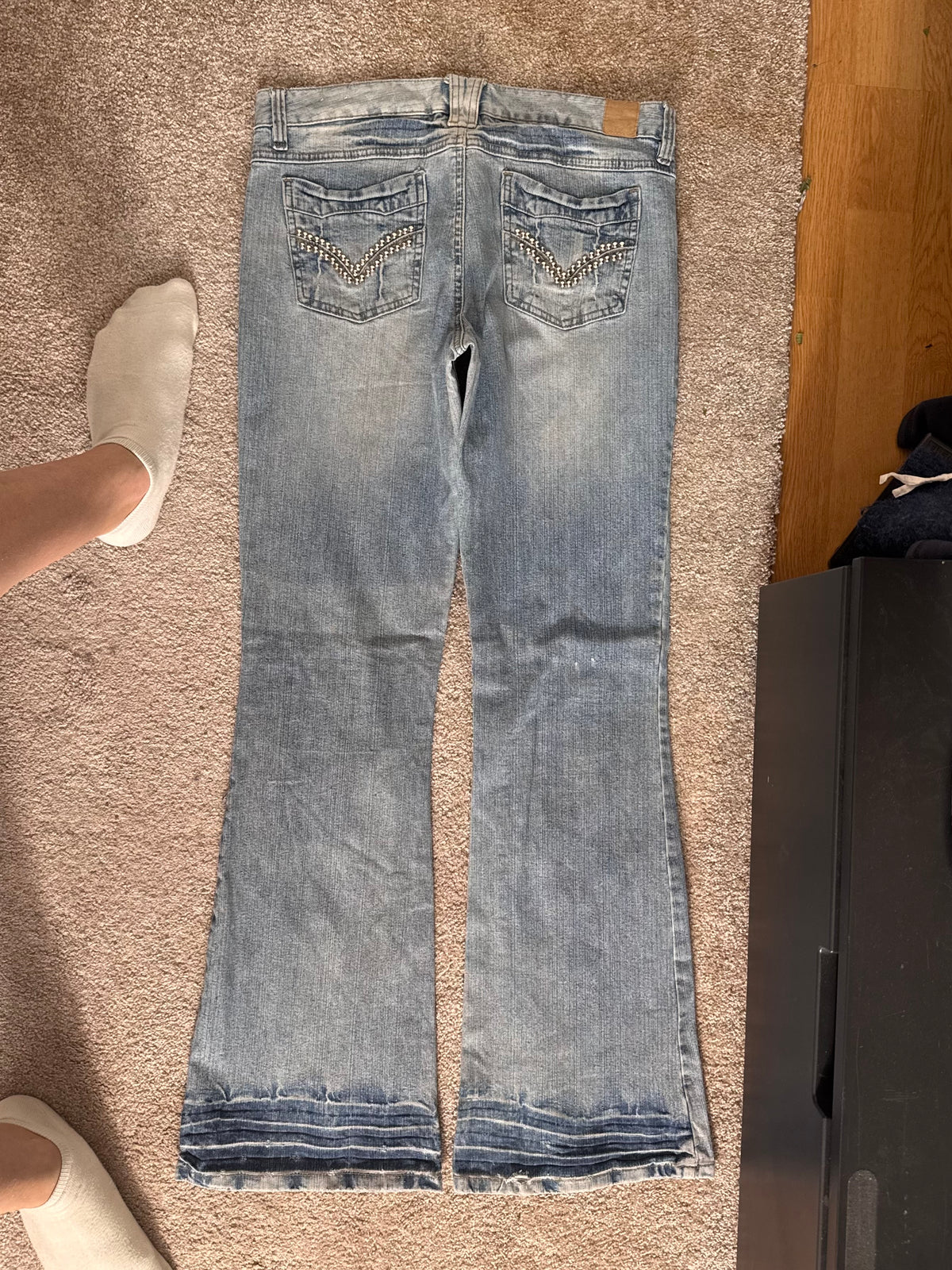 Utsvängda jeans stl: S