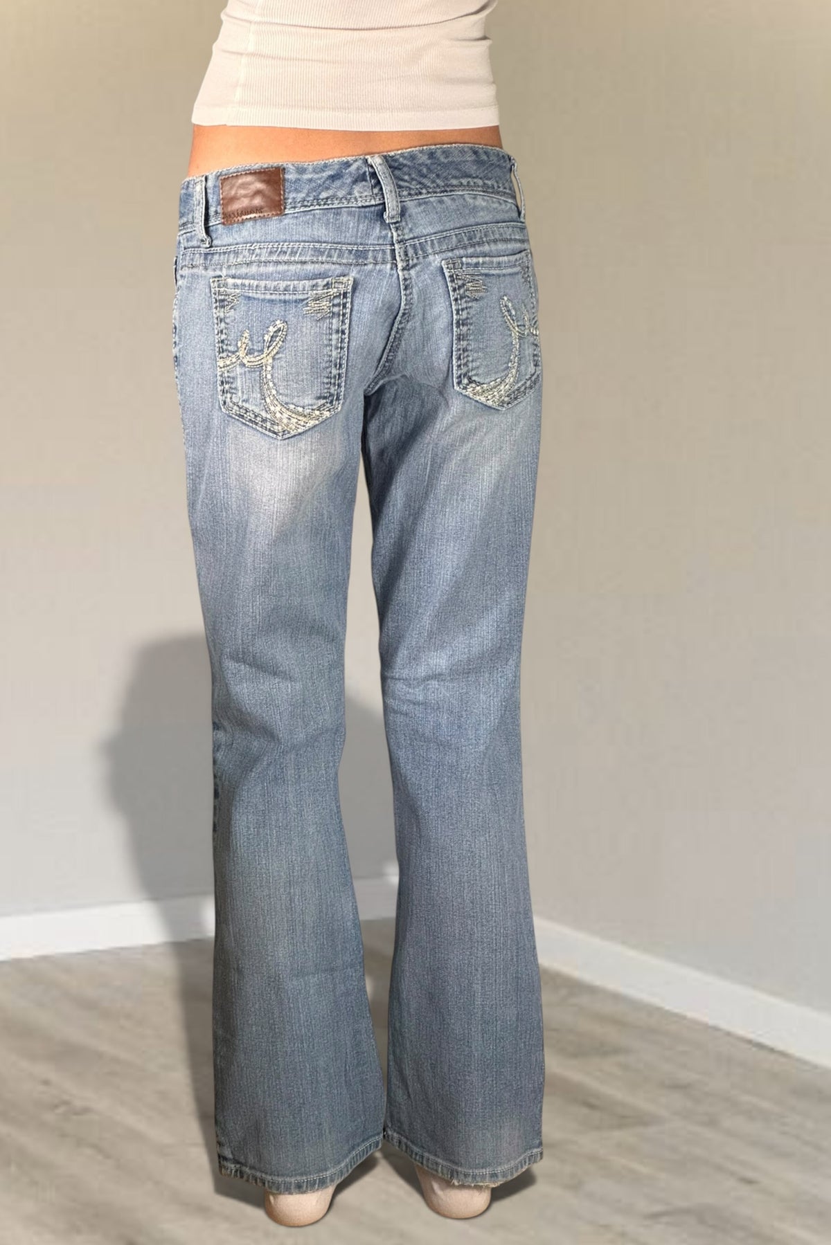 Low-rise jeans size: S