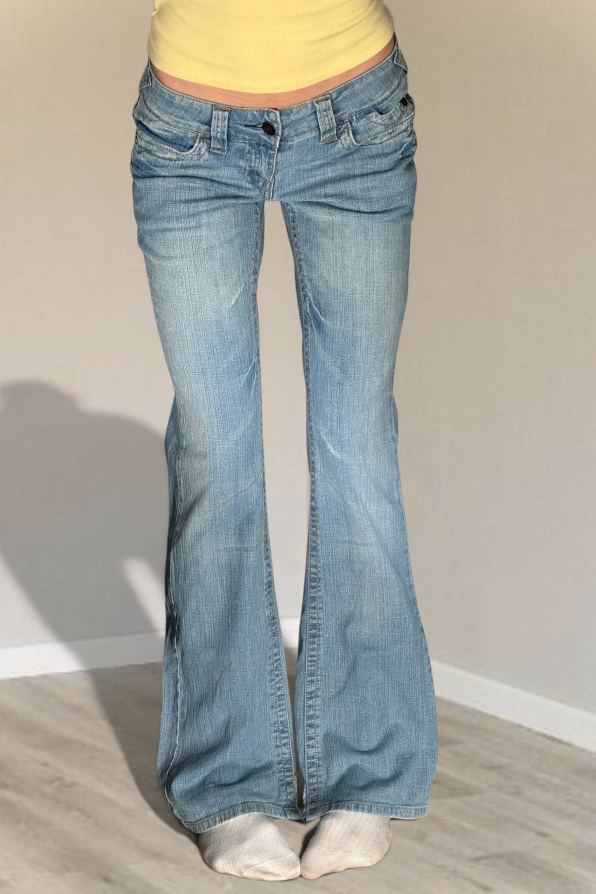 Low-rise jeans size: XS