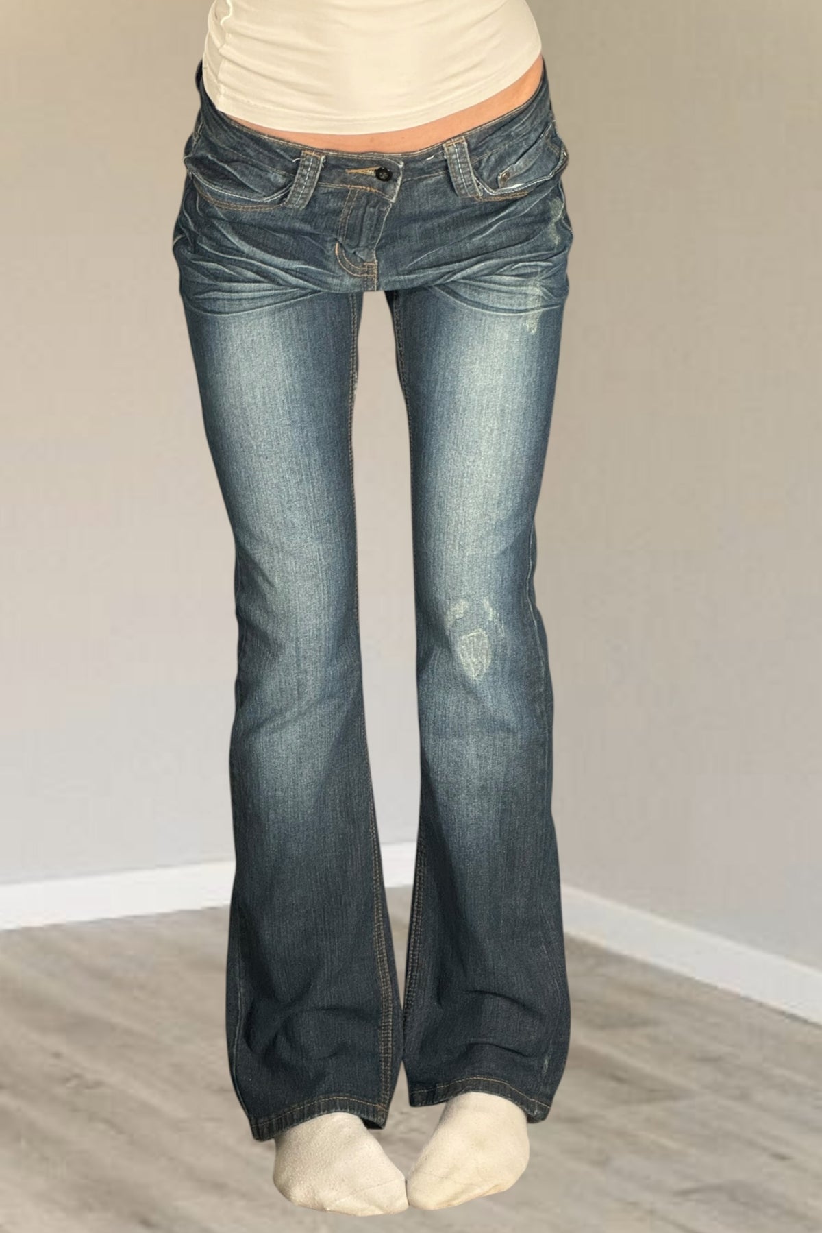 Low-rise jeans size: XS
