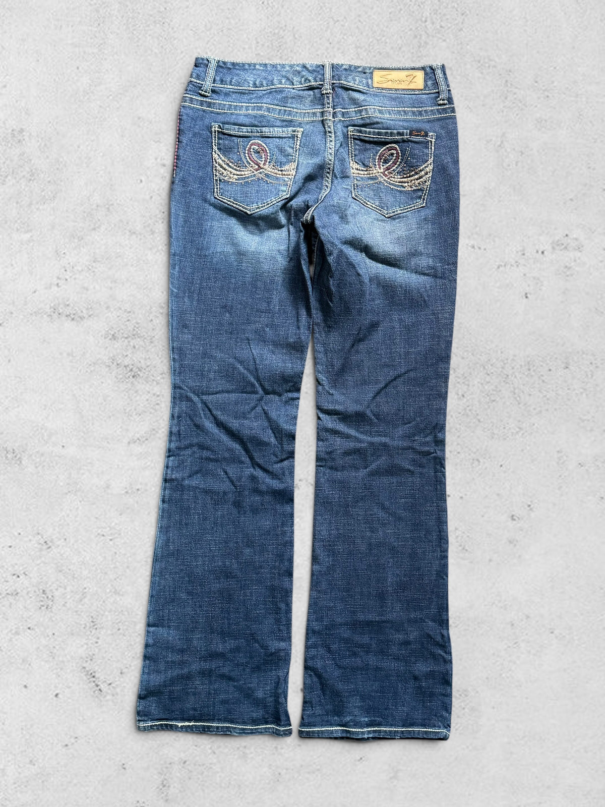 Utsvängda jeans stl: M