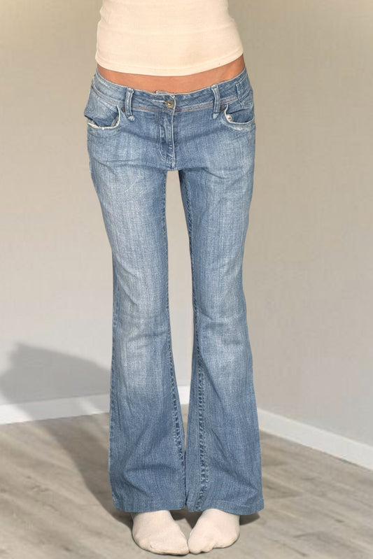 Utsvängda jeans stl: S