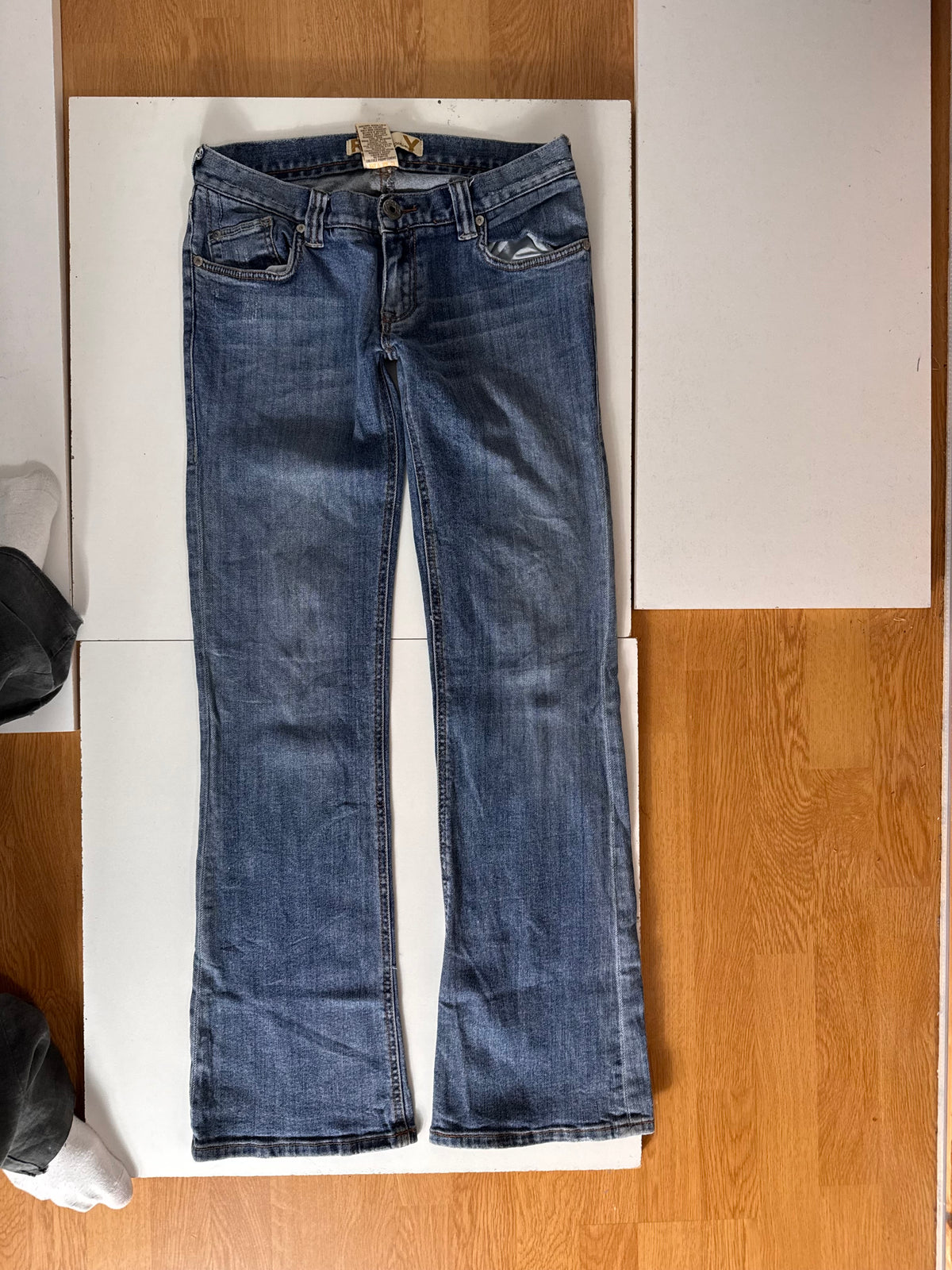 Low-waisted jeans size: S