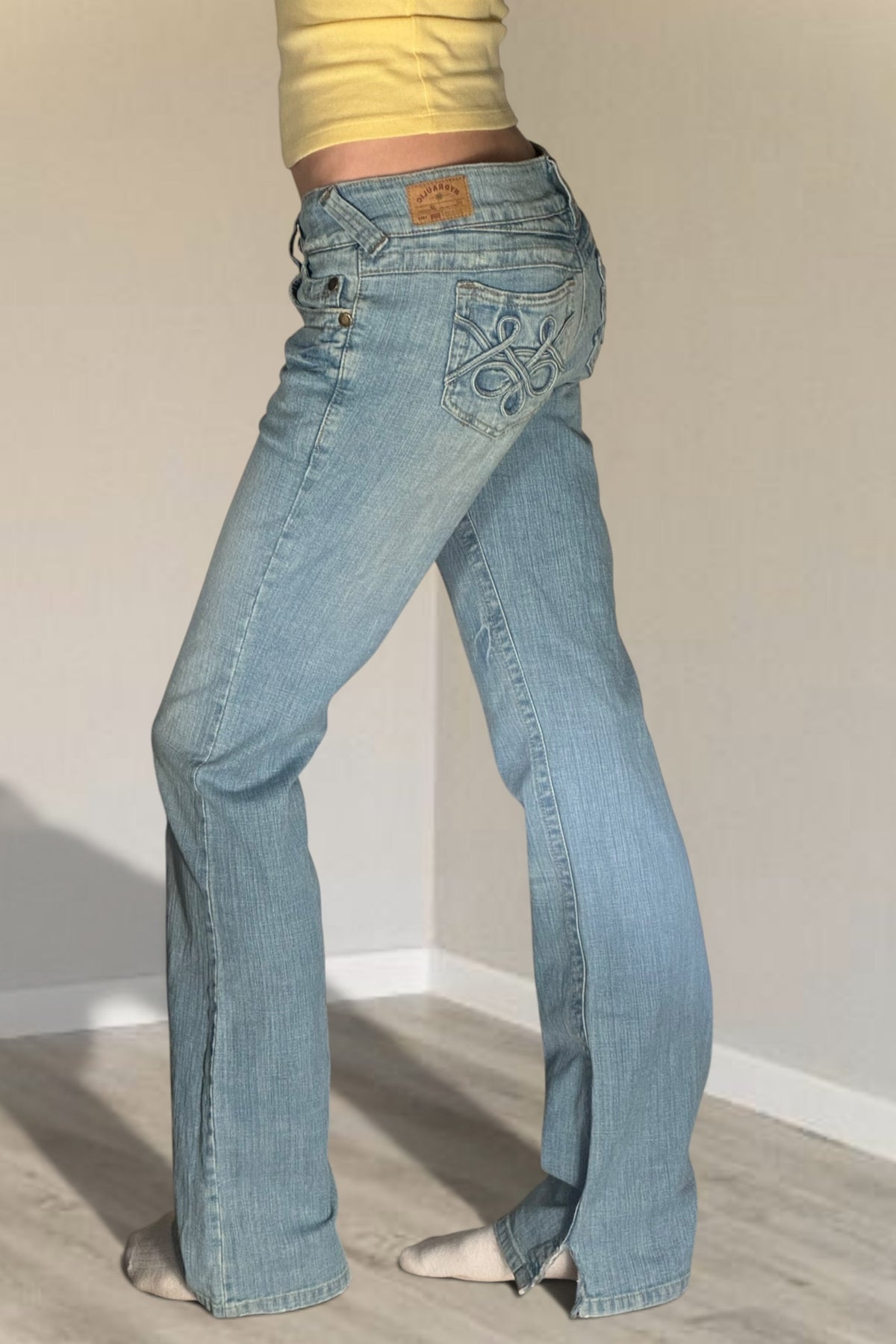 Low-rise jeans size: XS