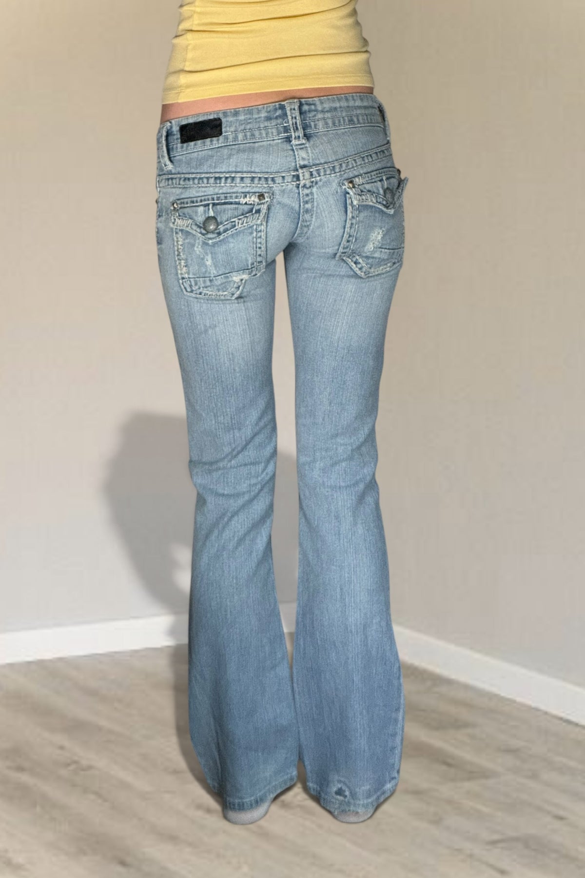 Low-rise jeans size: XXS
