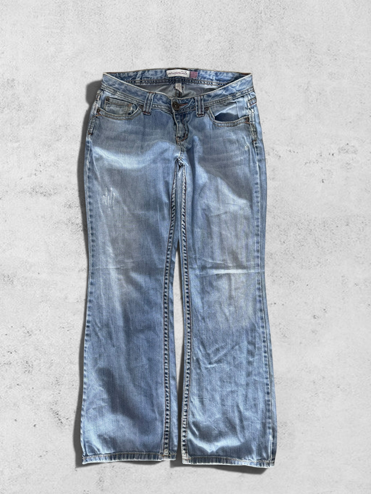 Low-waisted jeans size: M