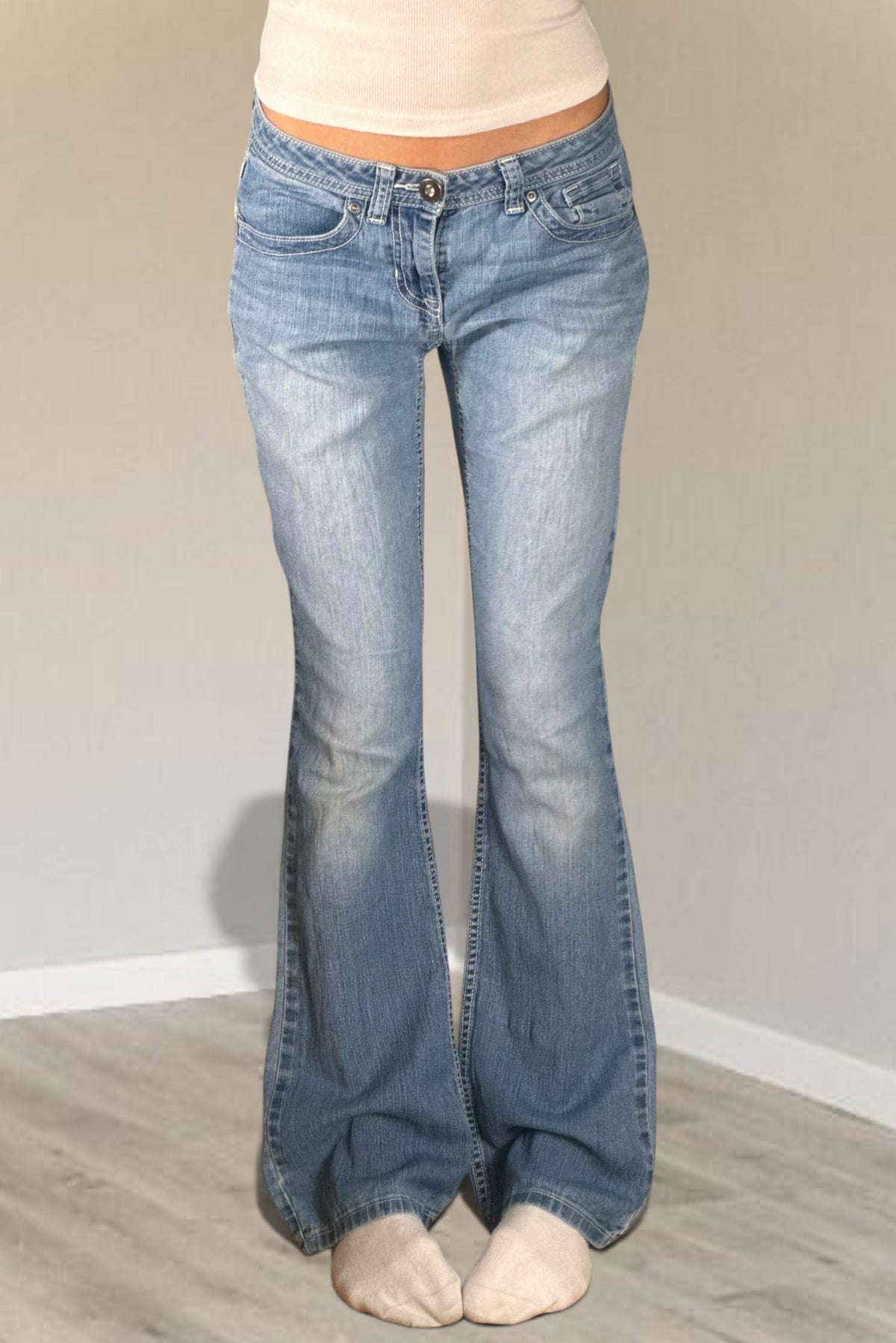 Low-rise jeans size: S