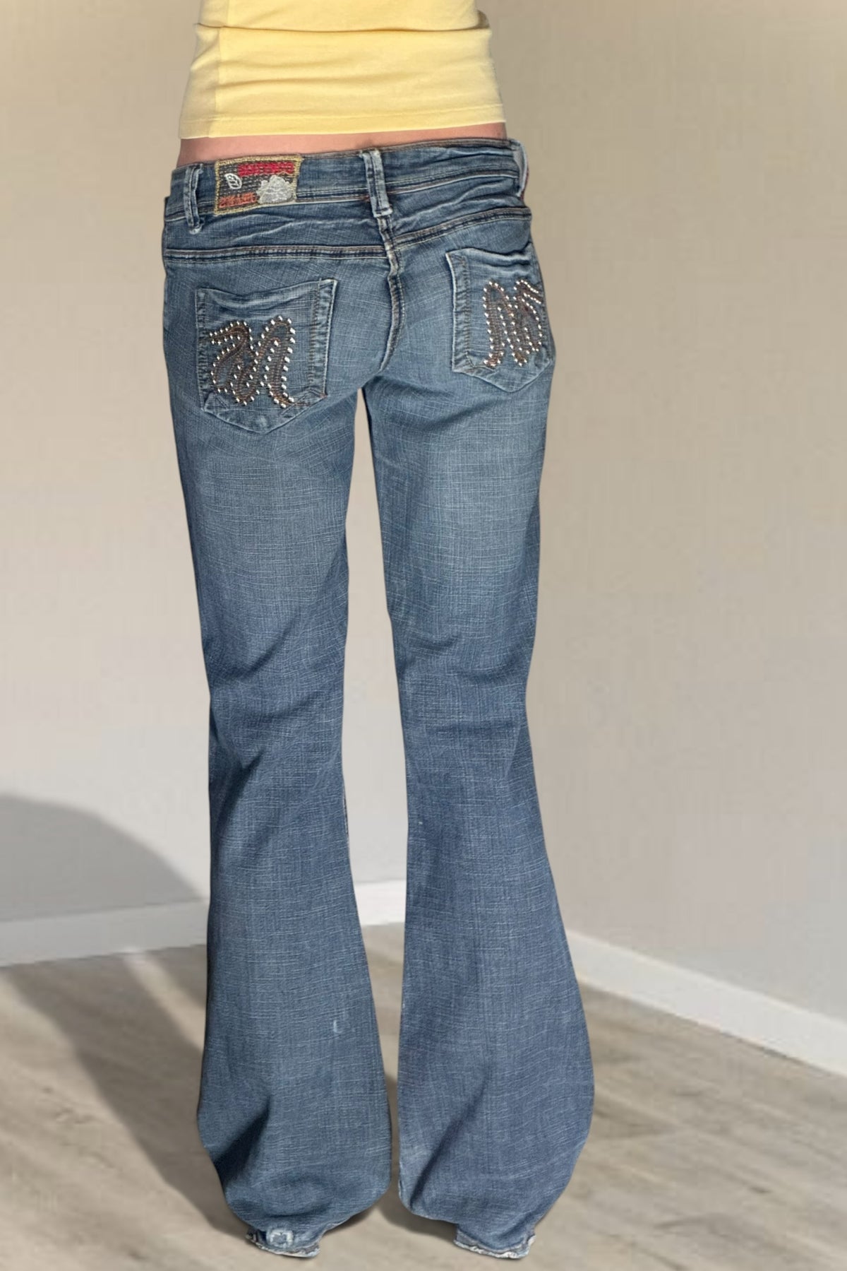 Low-rise jeans size: XS