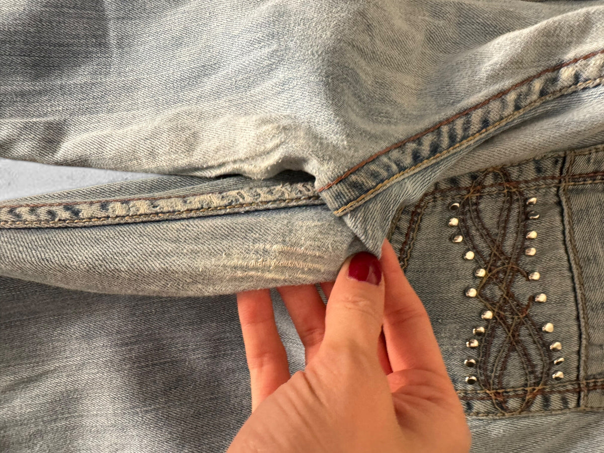 Low-waisted jeans size: M