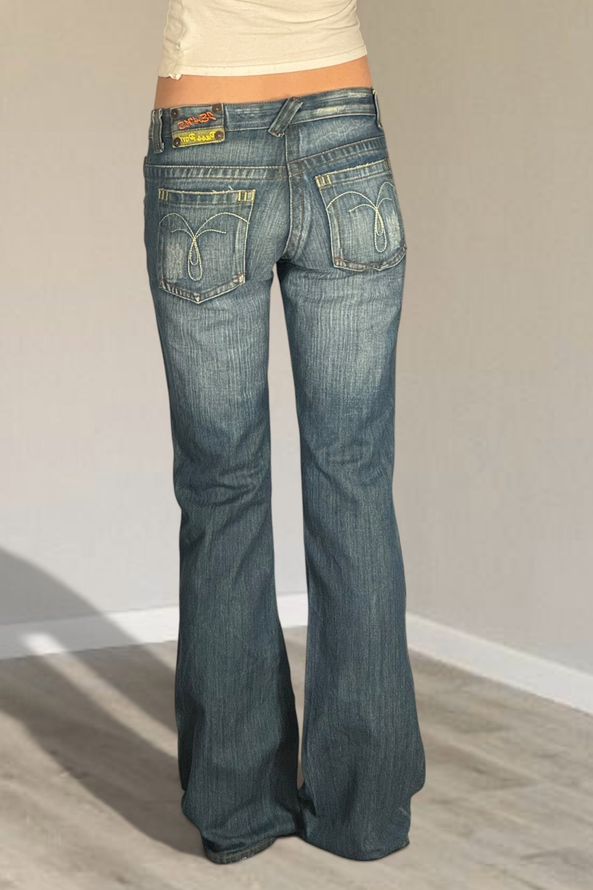 Low-rise jeans size: XS