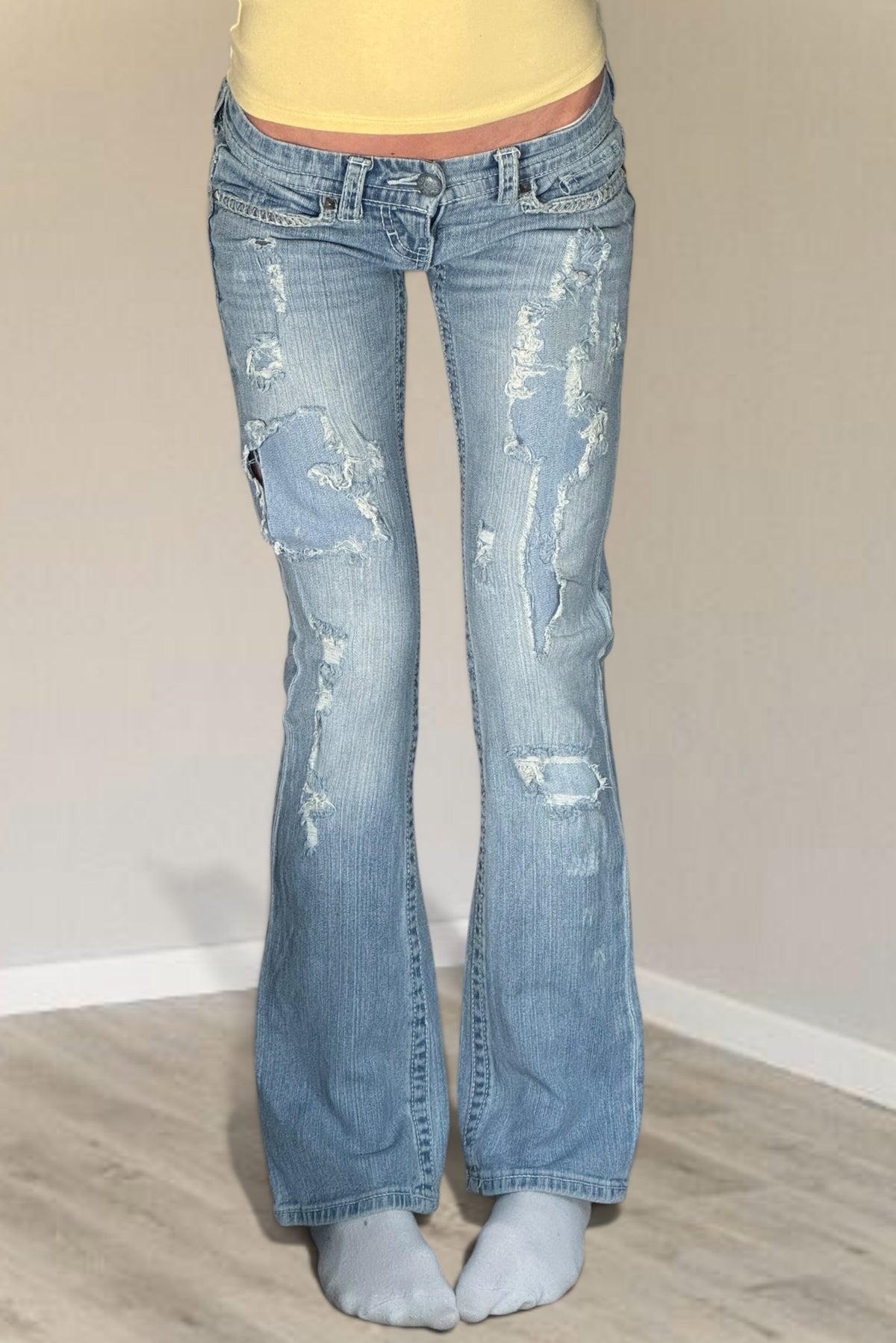 Low-rise jeans size: XXS