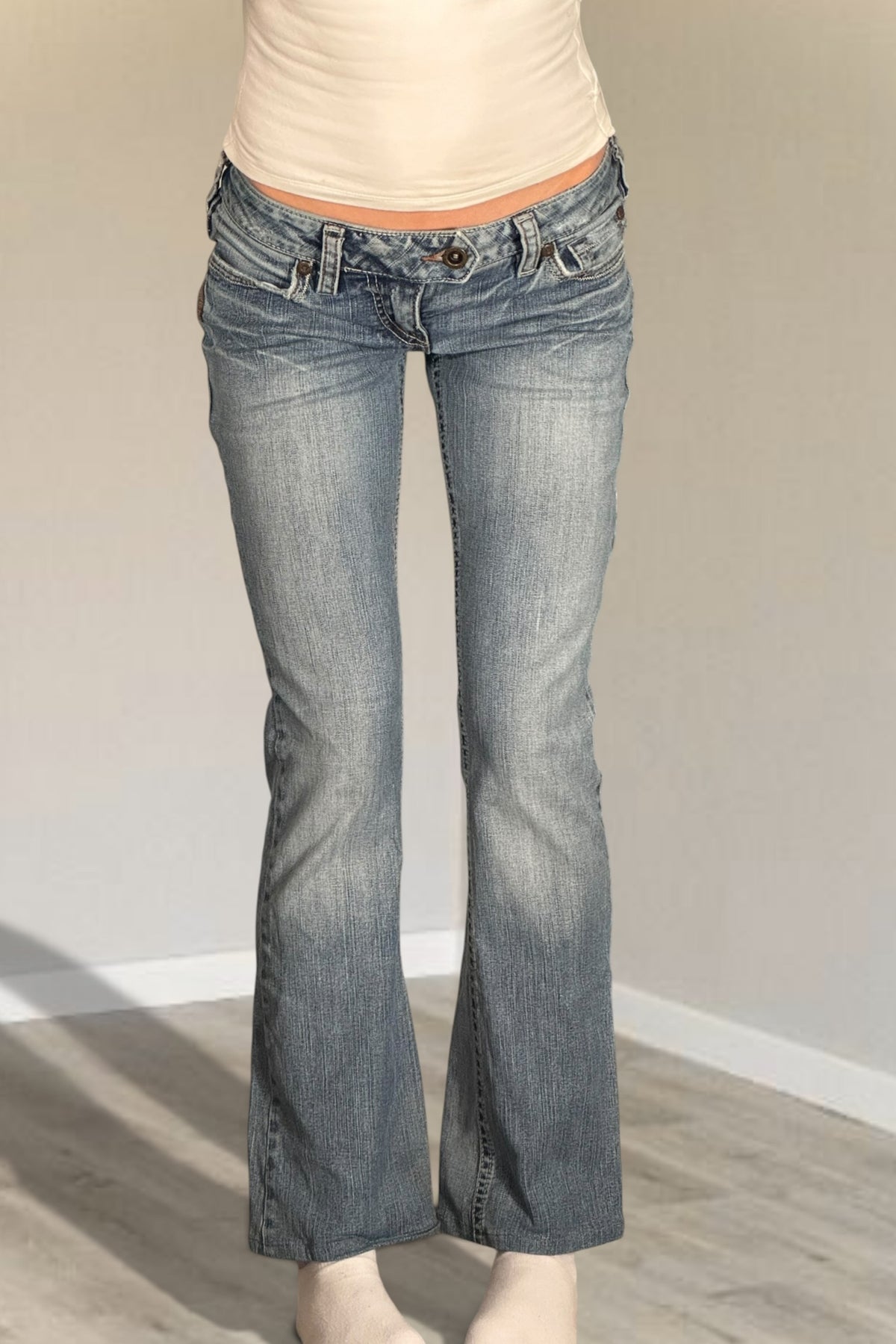 Low-rise jeans size: XS