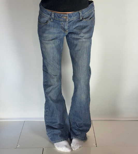 Lågmidjade jeans–stl: M
