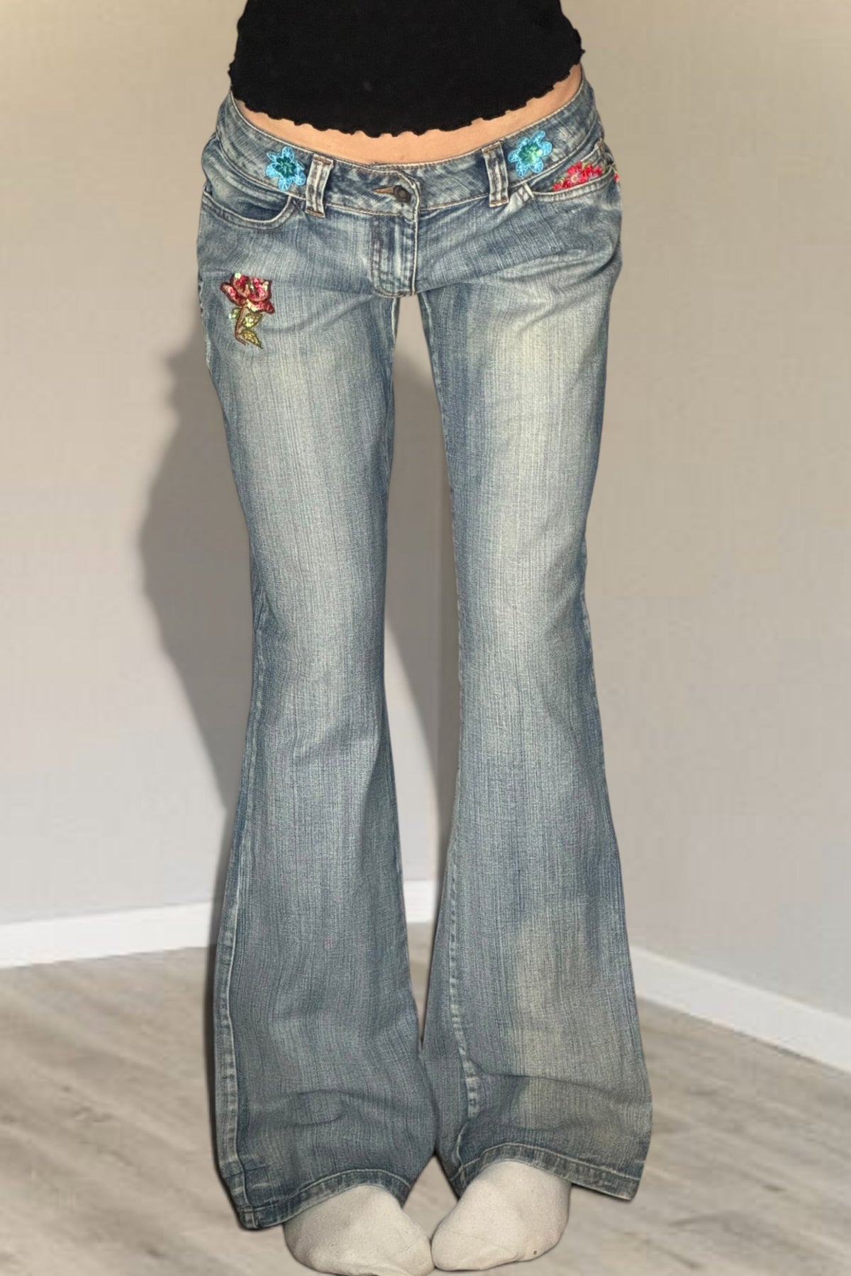 Low-rise jeans size: S/M