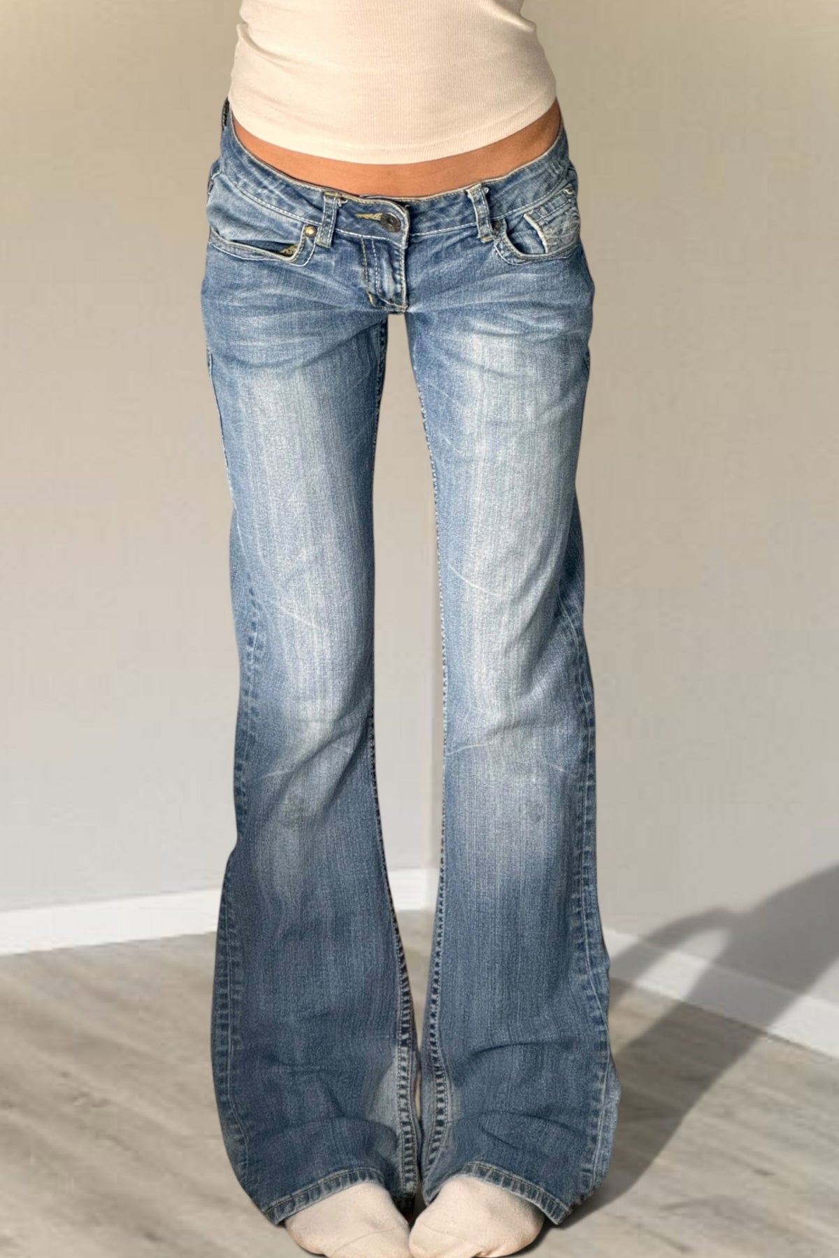 Low-rise jeans size: XS