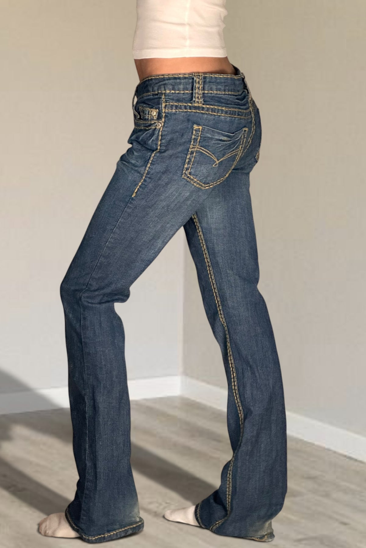 Low-rise jeans size: M