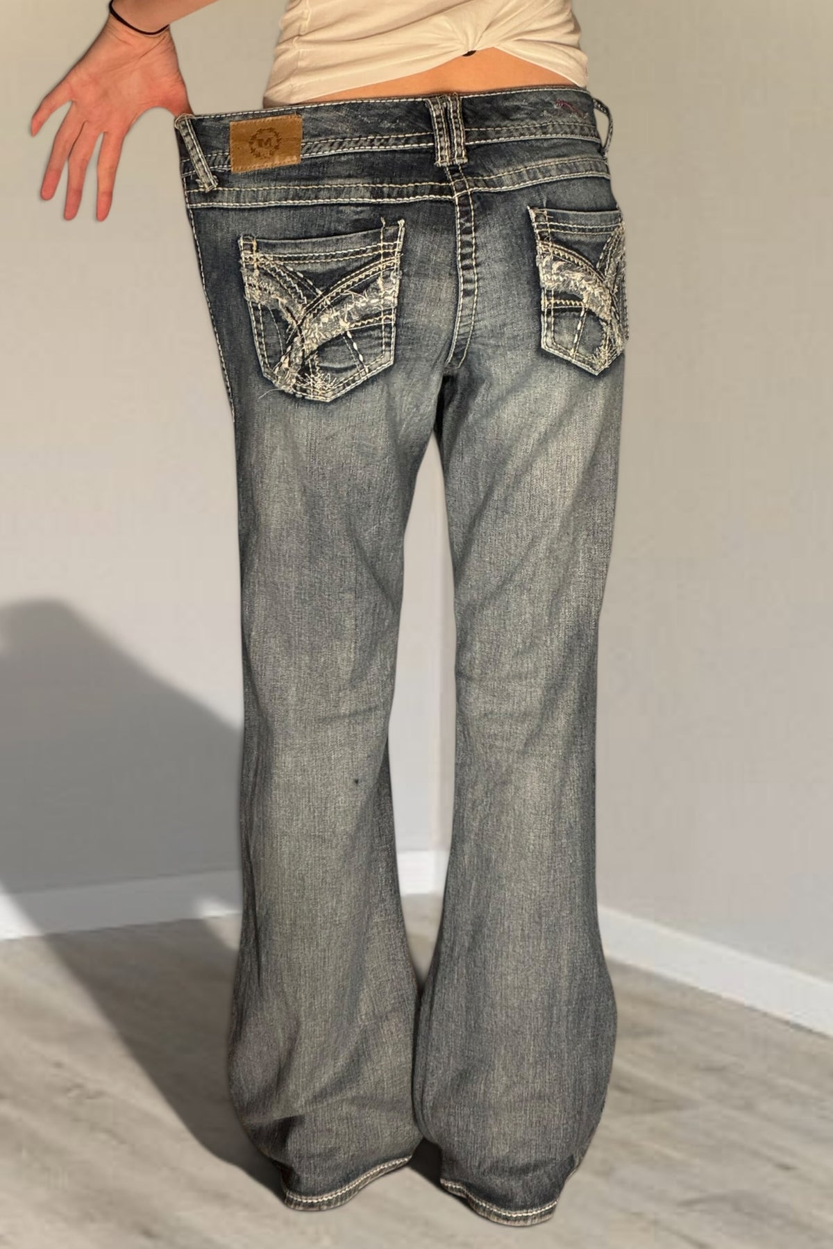 Low-rise jeans size: M