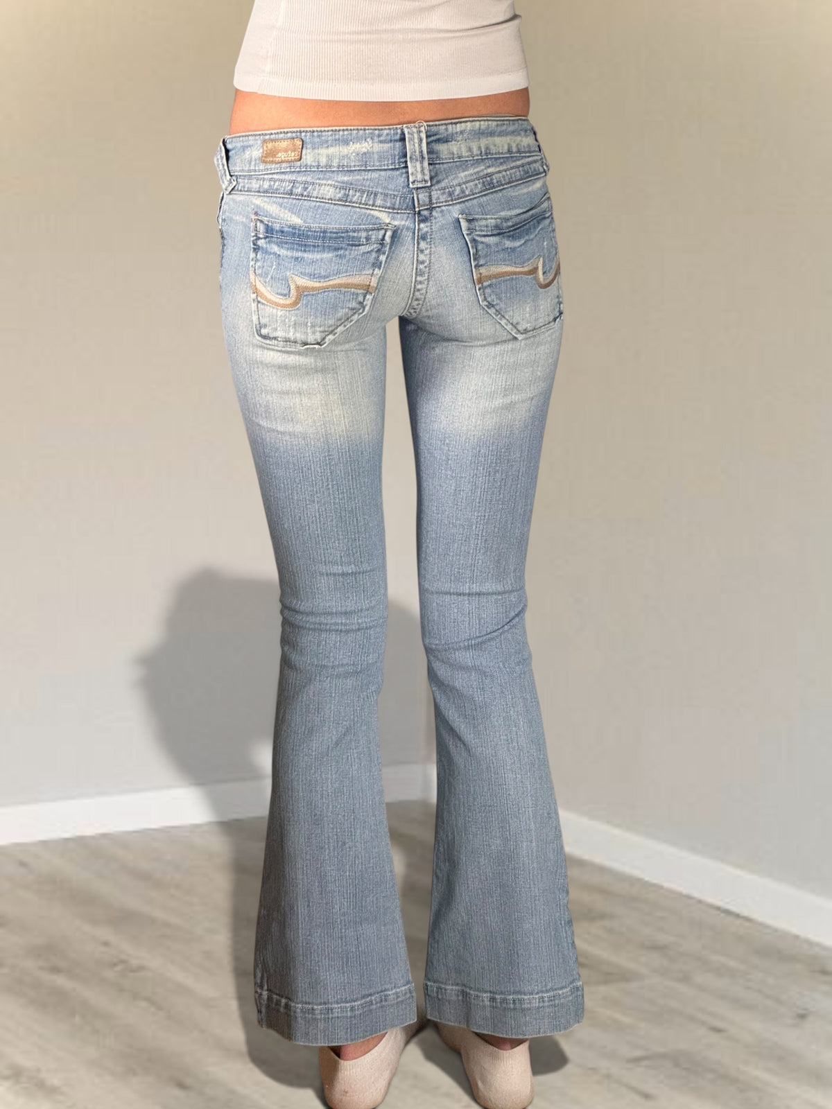 Low-rise jeans size: XXS